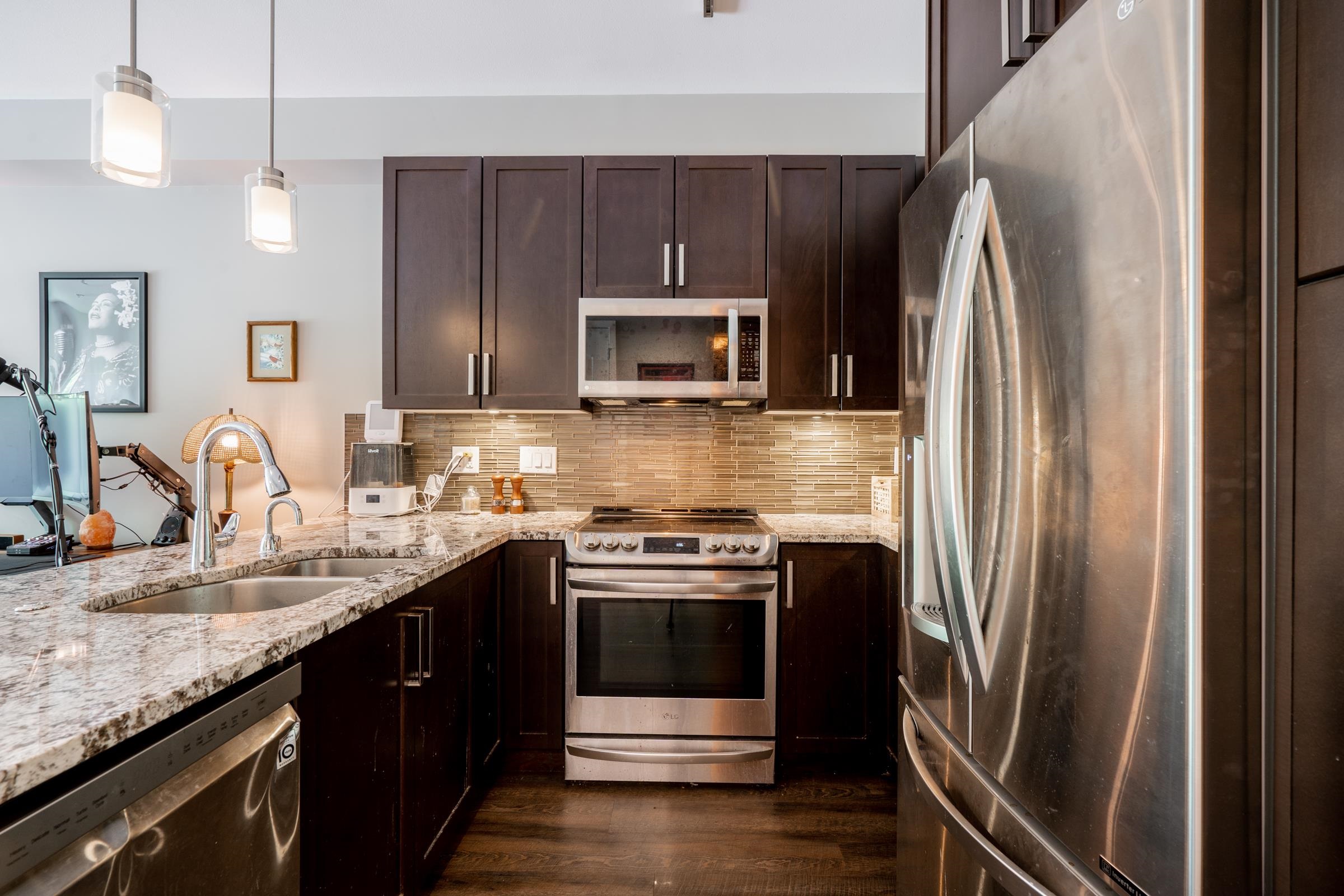 206 6490 194 STREET, #206