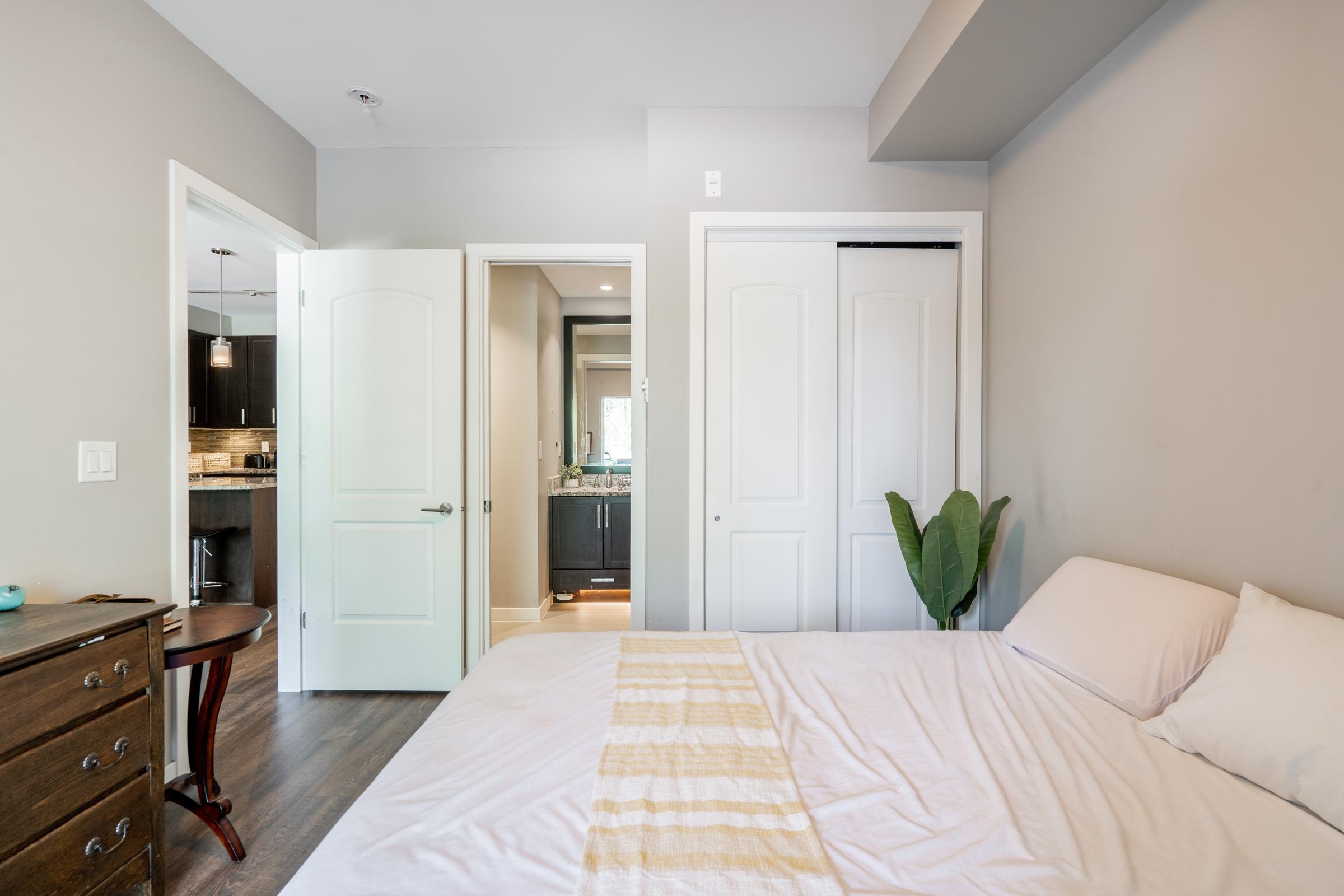 206 6490 194 STREET, #206