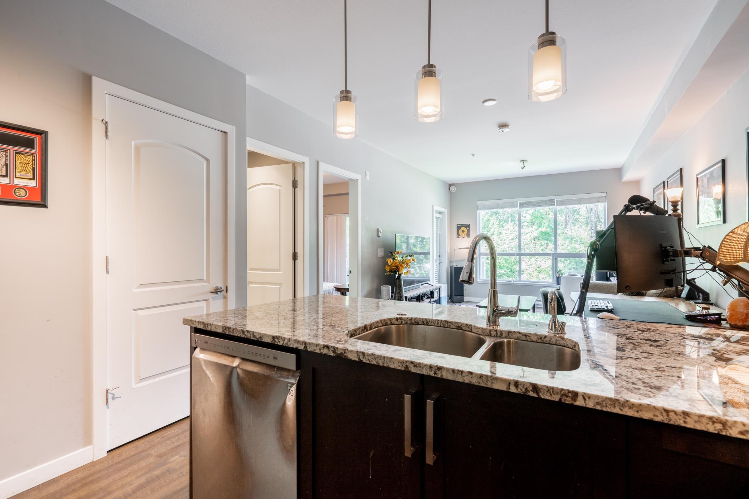 206 6490 194 STREET, #206