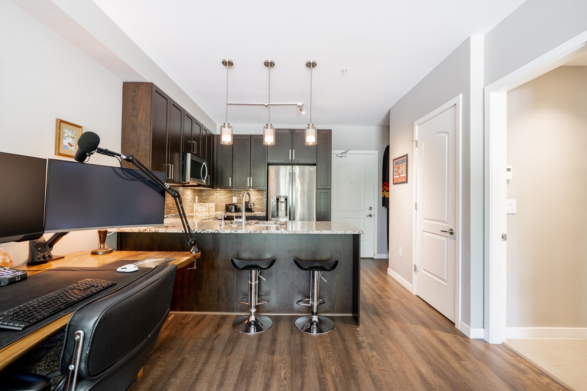 206 6490 194 STREET, #206