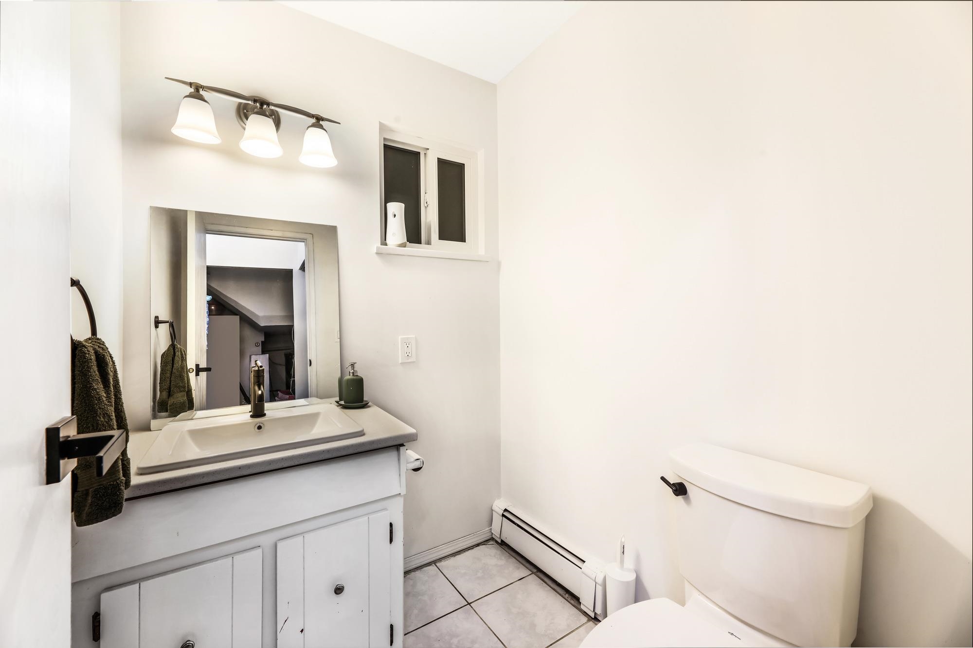 4 33853 MARSHALL ROAD, #4