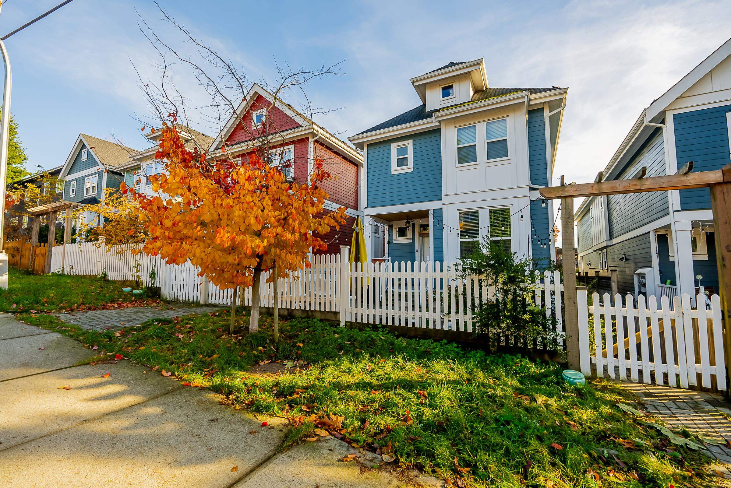 2 1020 FOURTH AVENUE, #2