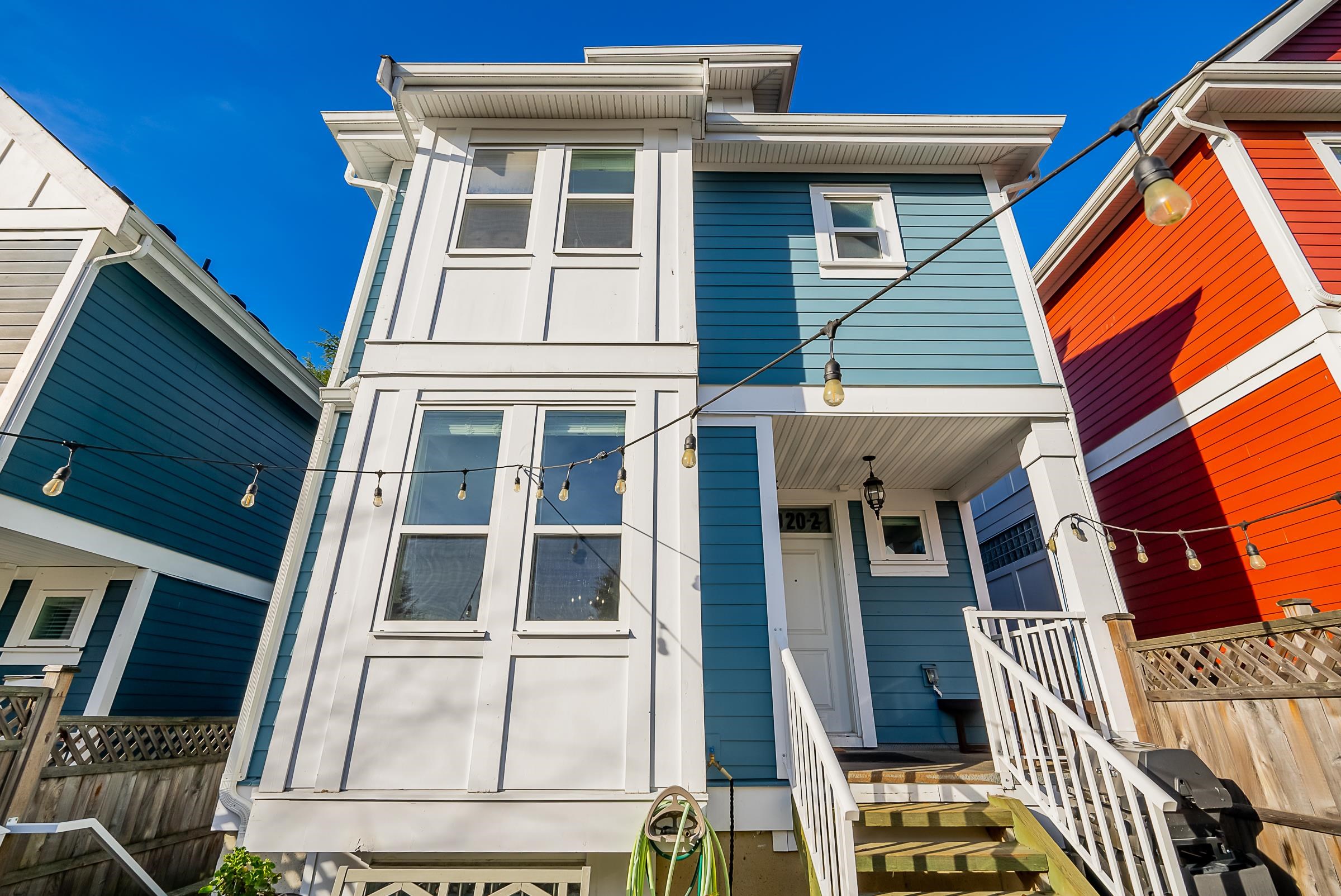 2 1020 FOURTH AVENUE, #2