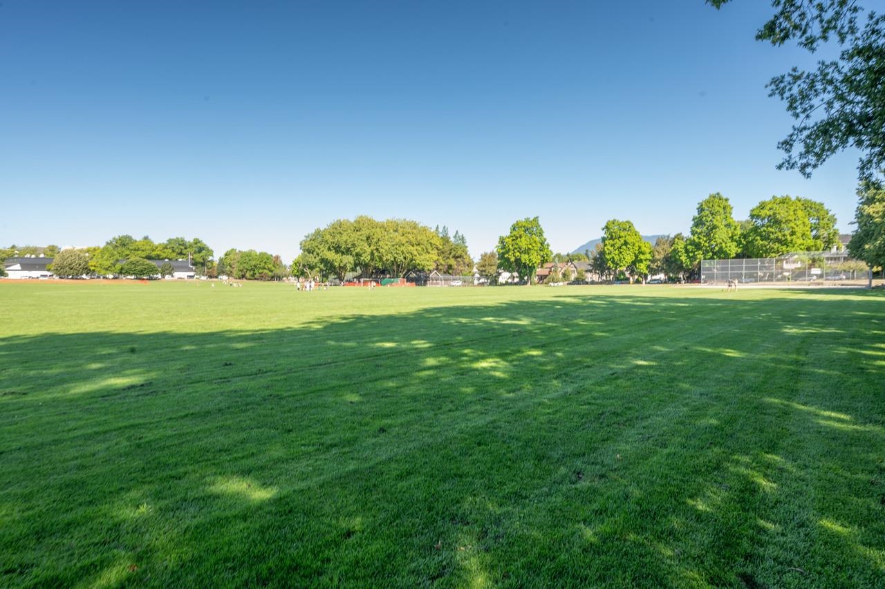 302 2815 YEW STREET, #302