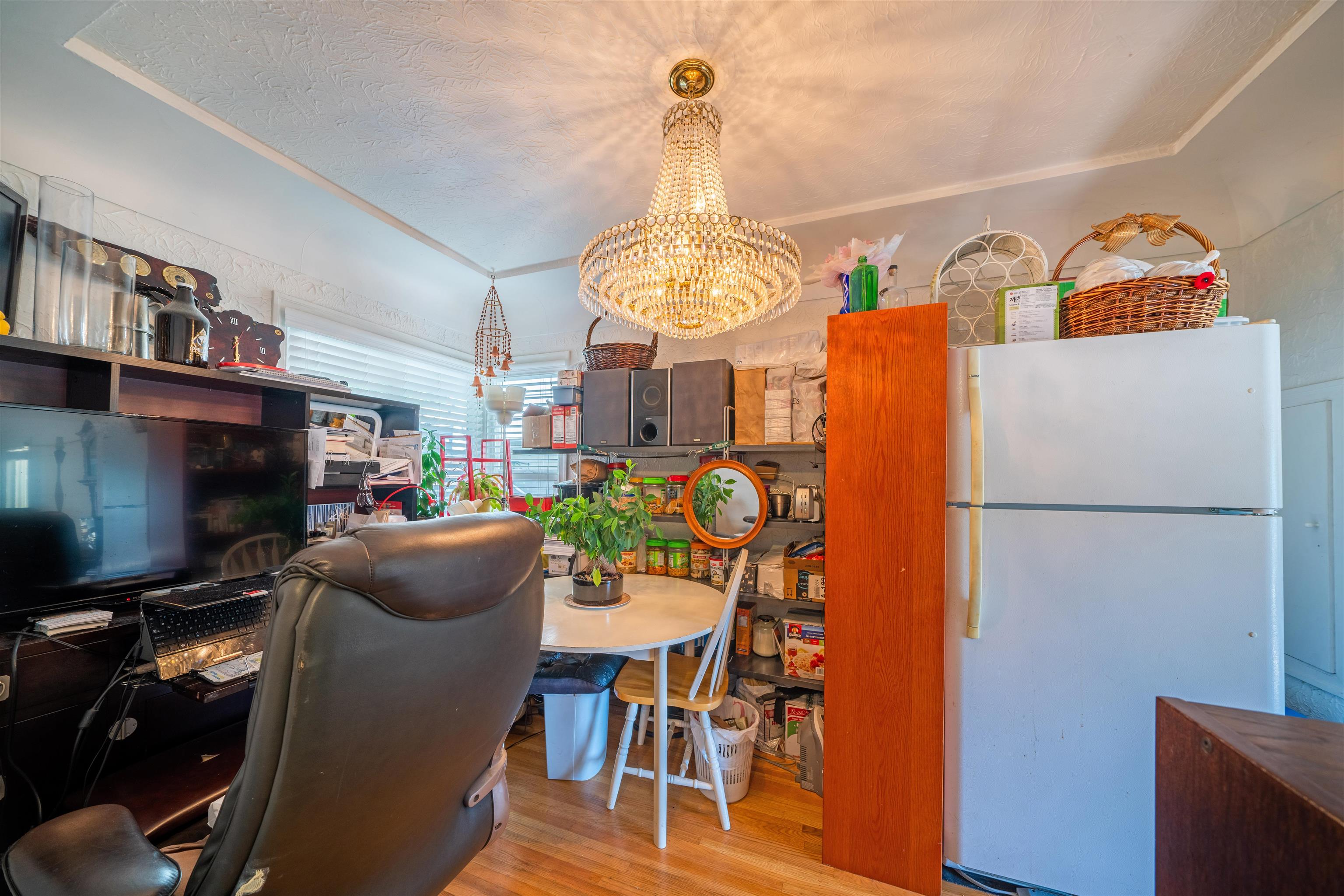 115 E 41ST AVENUE