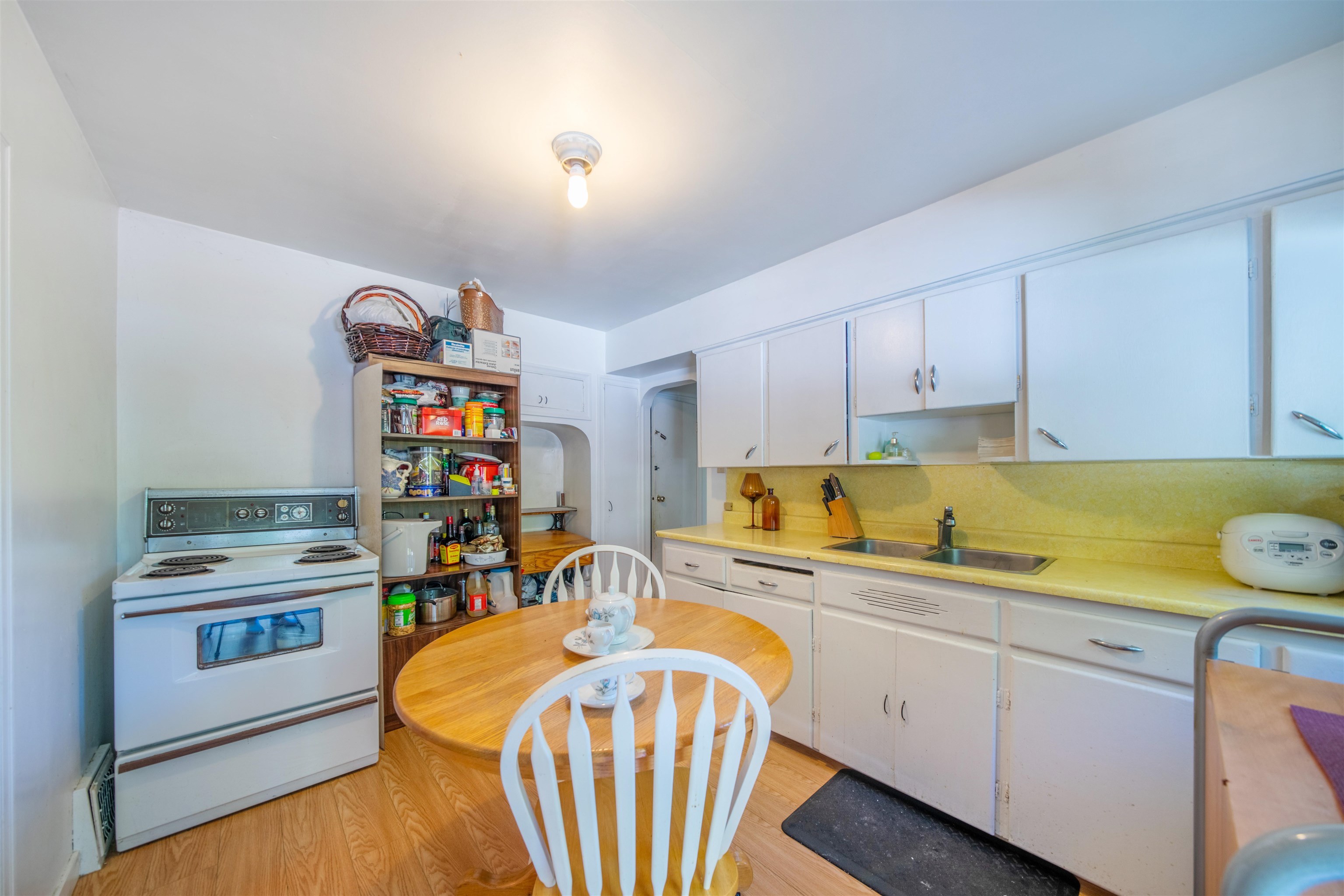 115 E 41ST AVENUE
