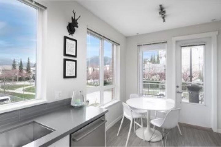 204 217 W 8TH STREET, #204