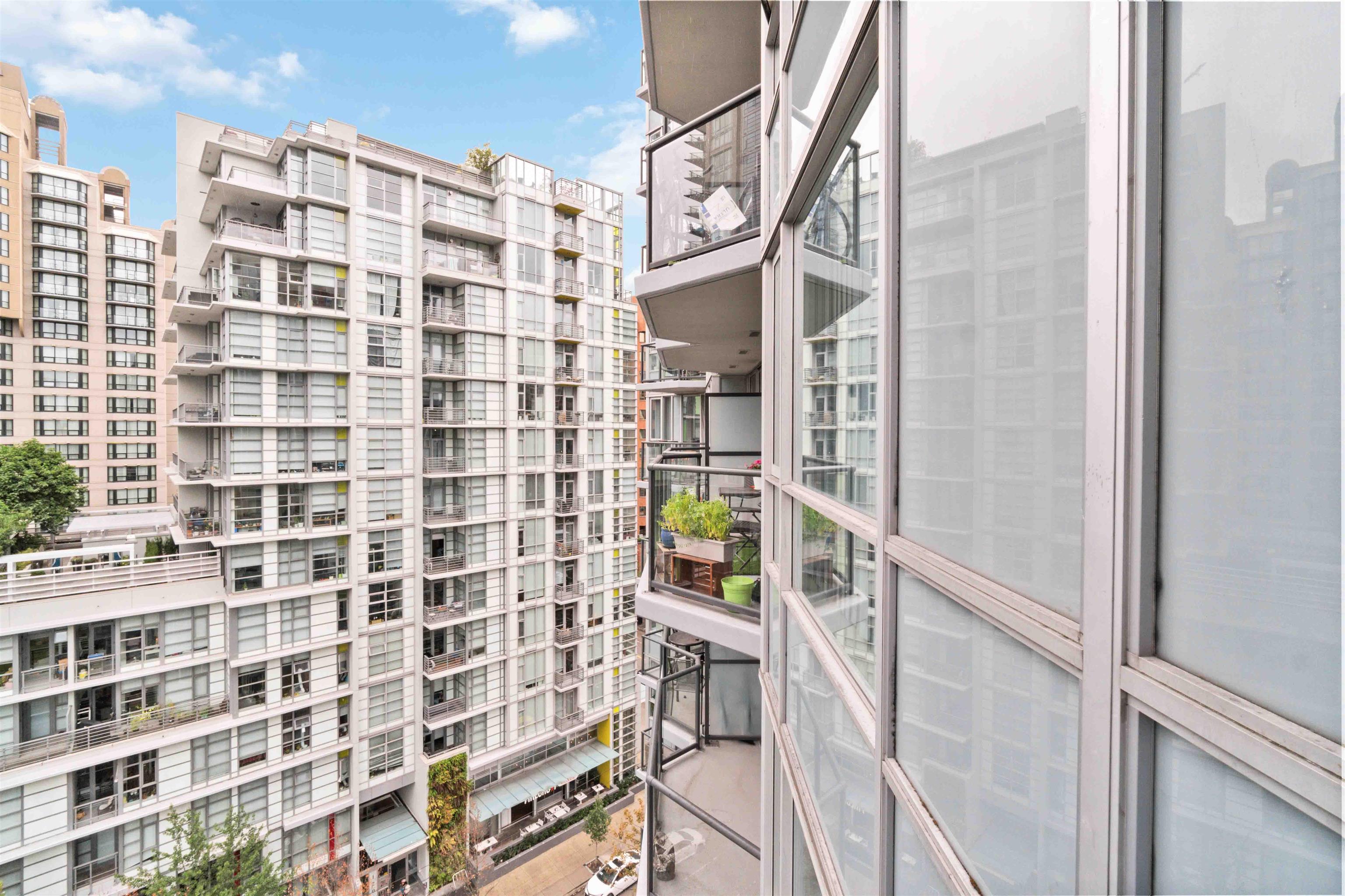 1107 1212 HOWE STREET, #1107