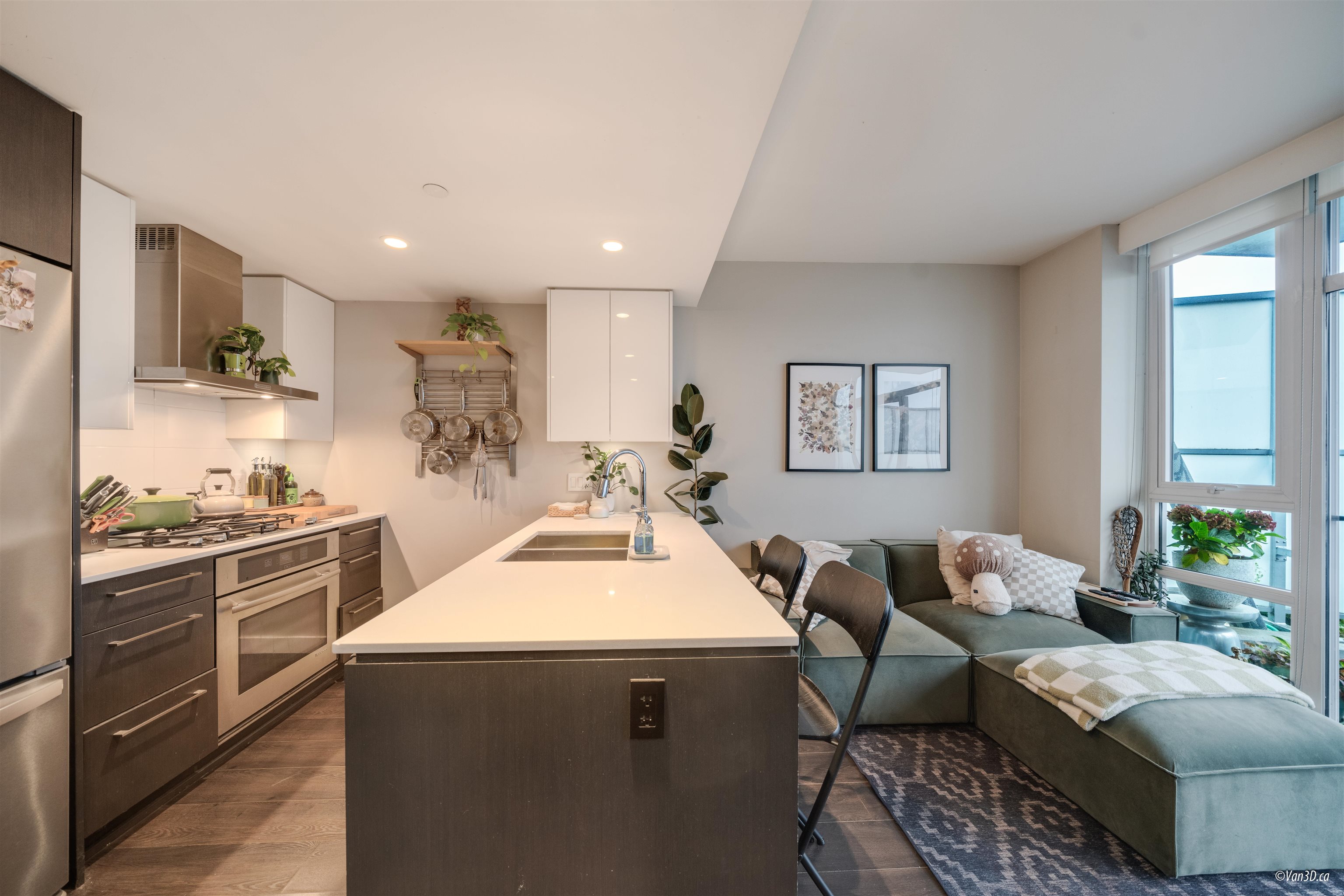 1505 1618 Quebec Street