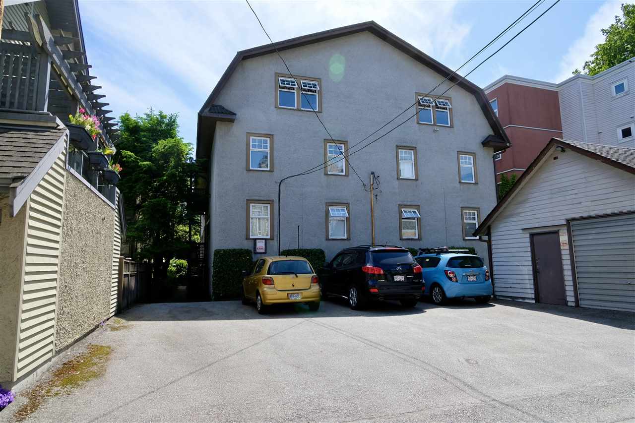 875 W 14th Avenue