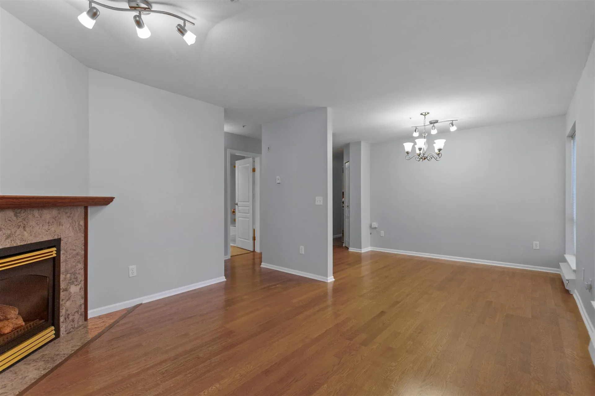 201 4688 W 10th Avenue