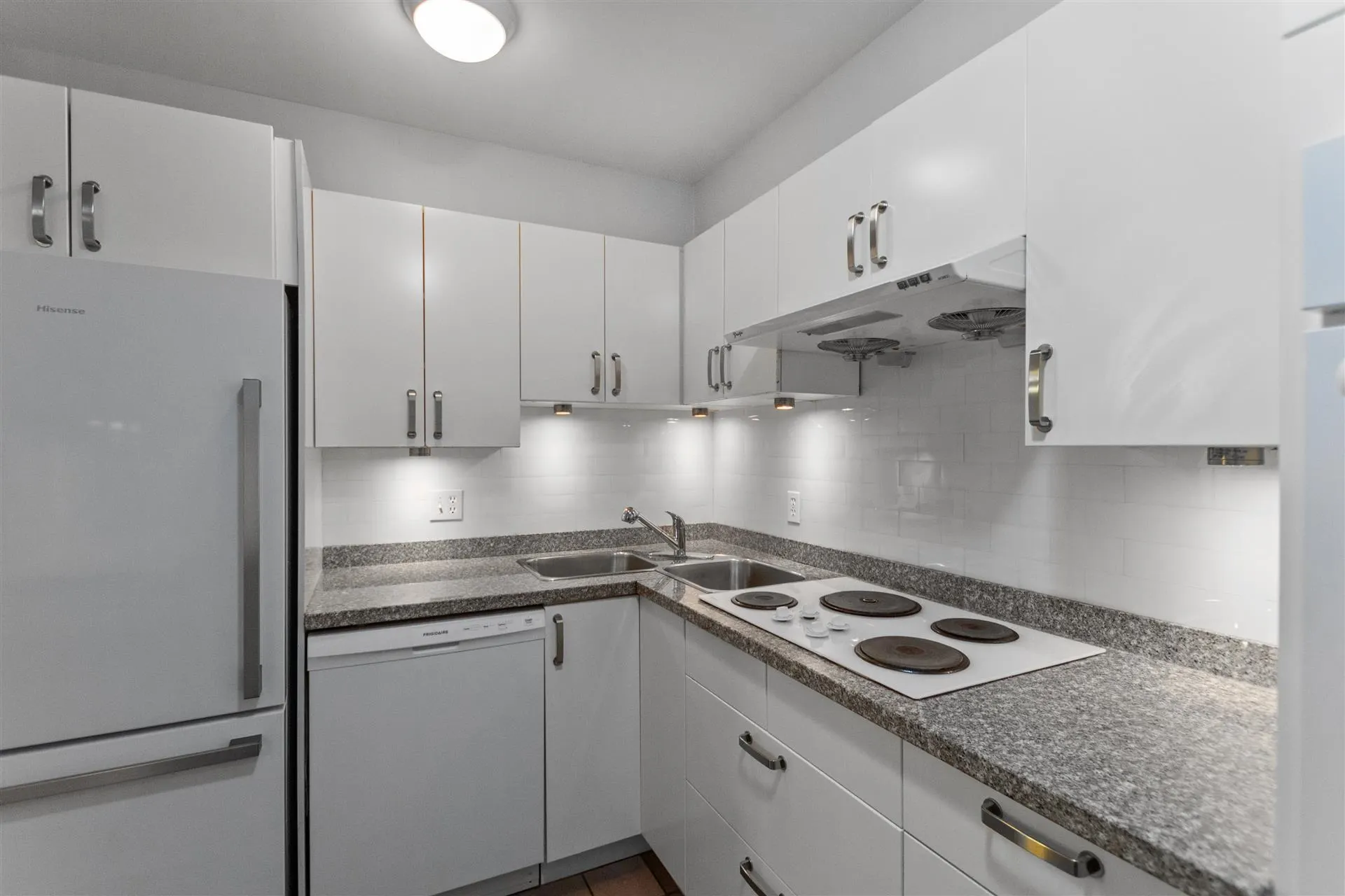 201 4688 W 10th Avenue