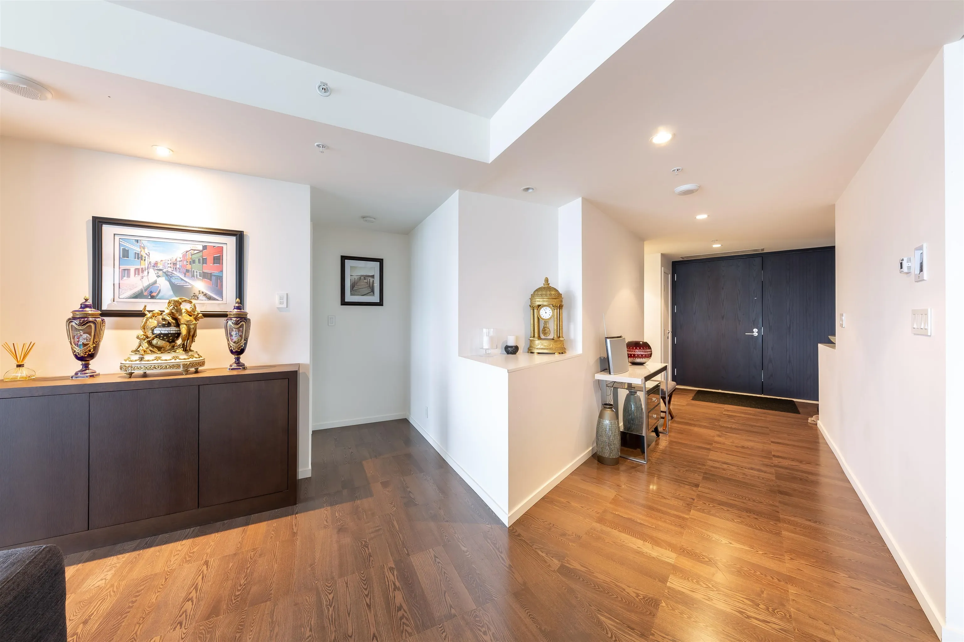 3506 1011 W Cordova Street