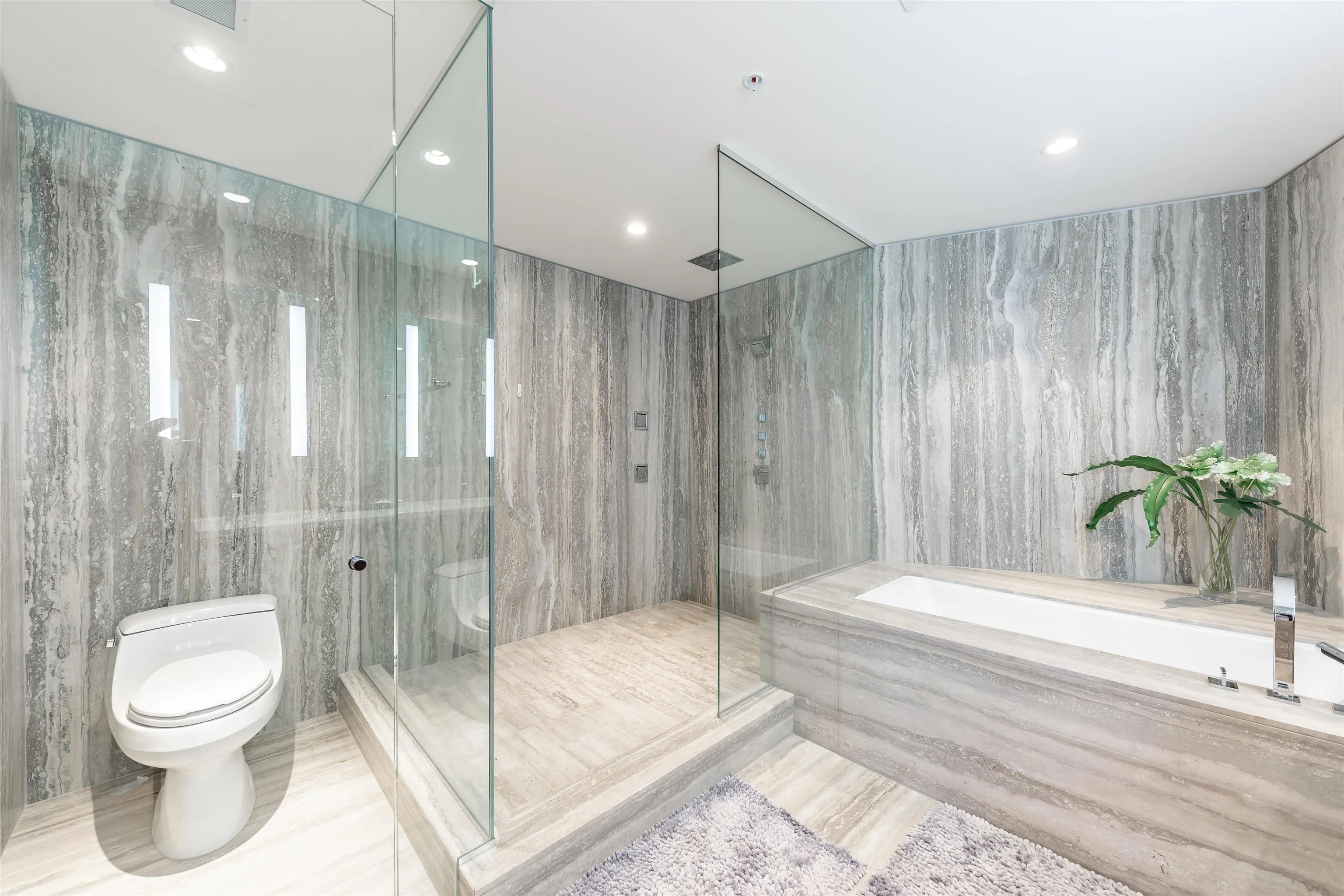 3506 1011 W Cordova Street