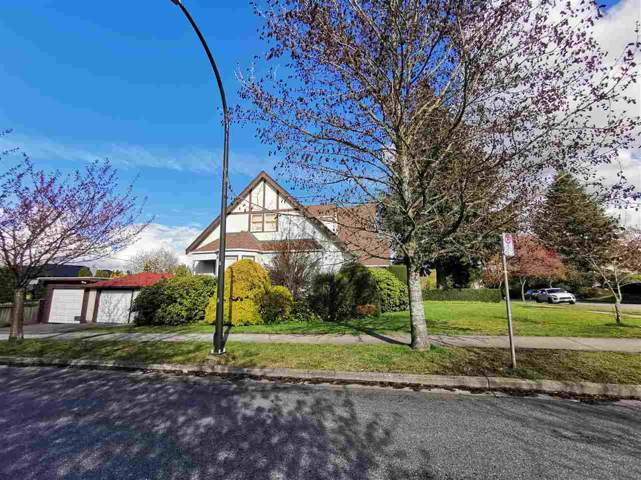 595 W 28th Avenue