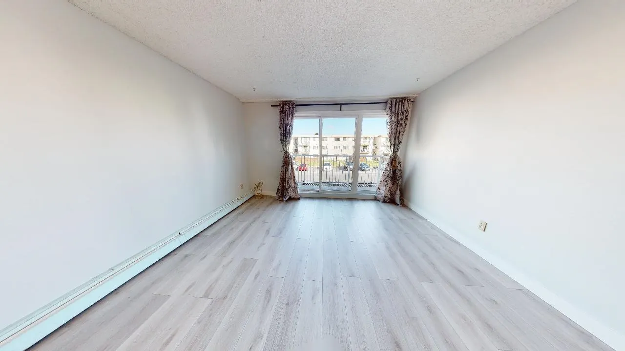 213 7240 Lindsay Road
