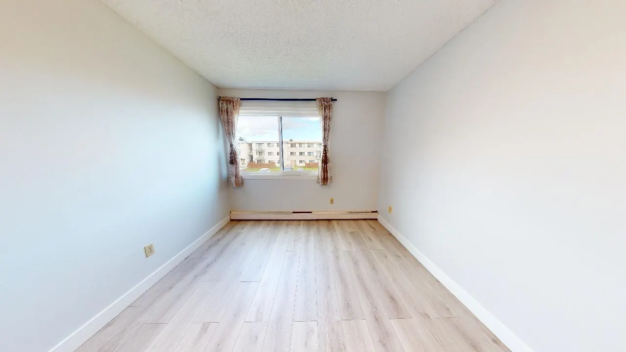 213 7240 Lindsay Road