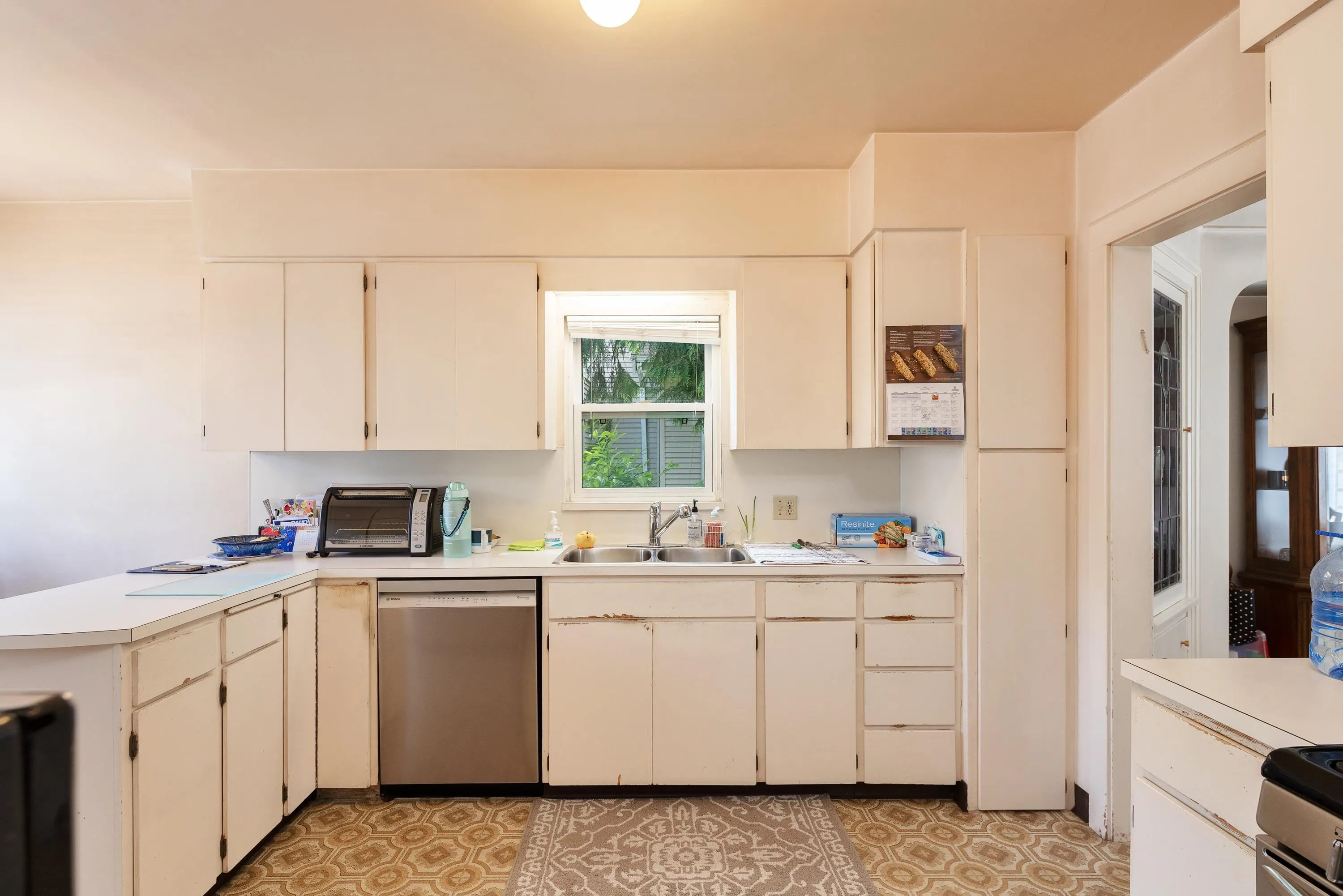 1121 W 16th Avenue