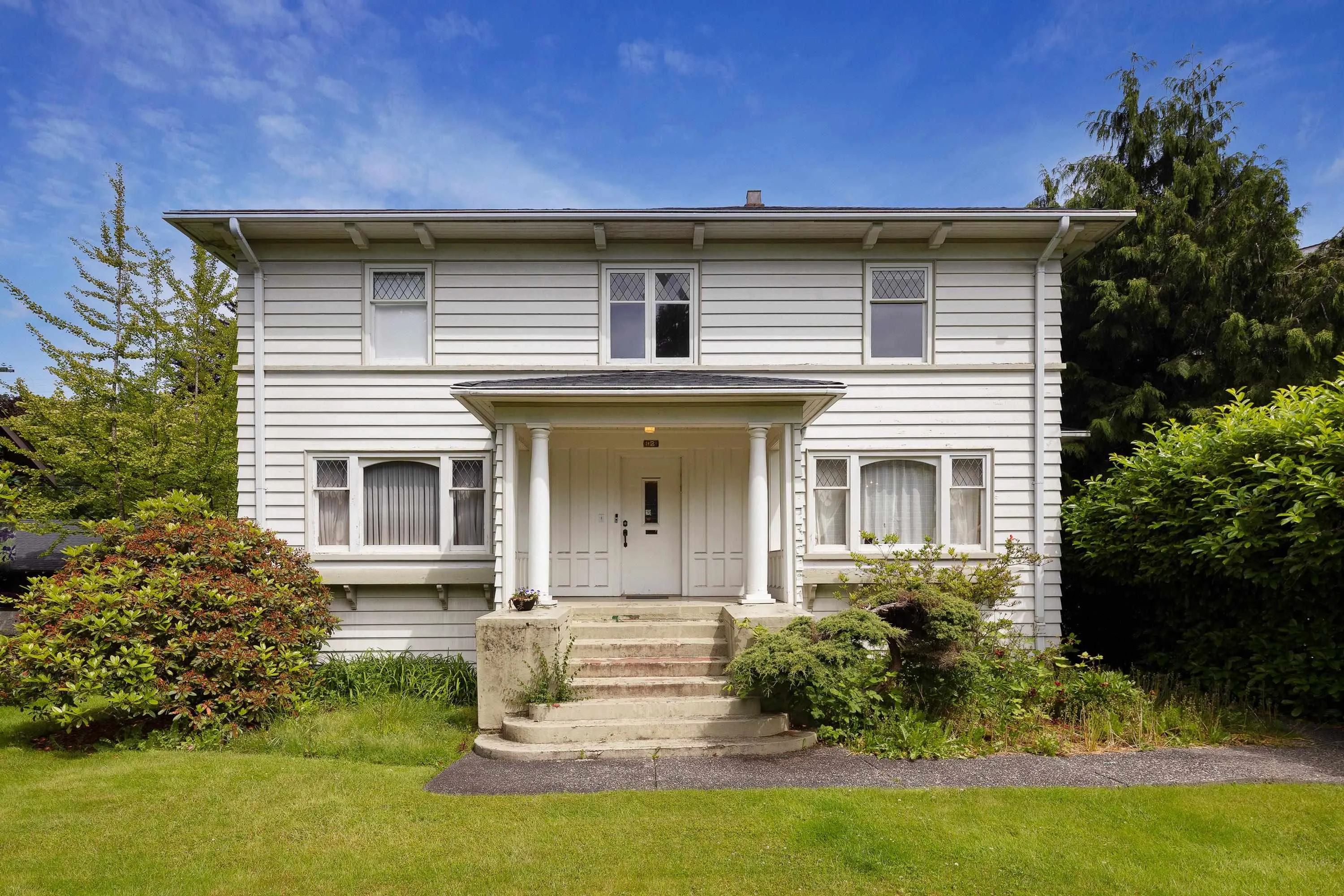 1121 W 16th Avenue