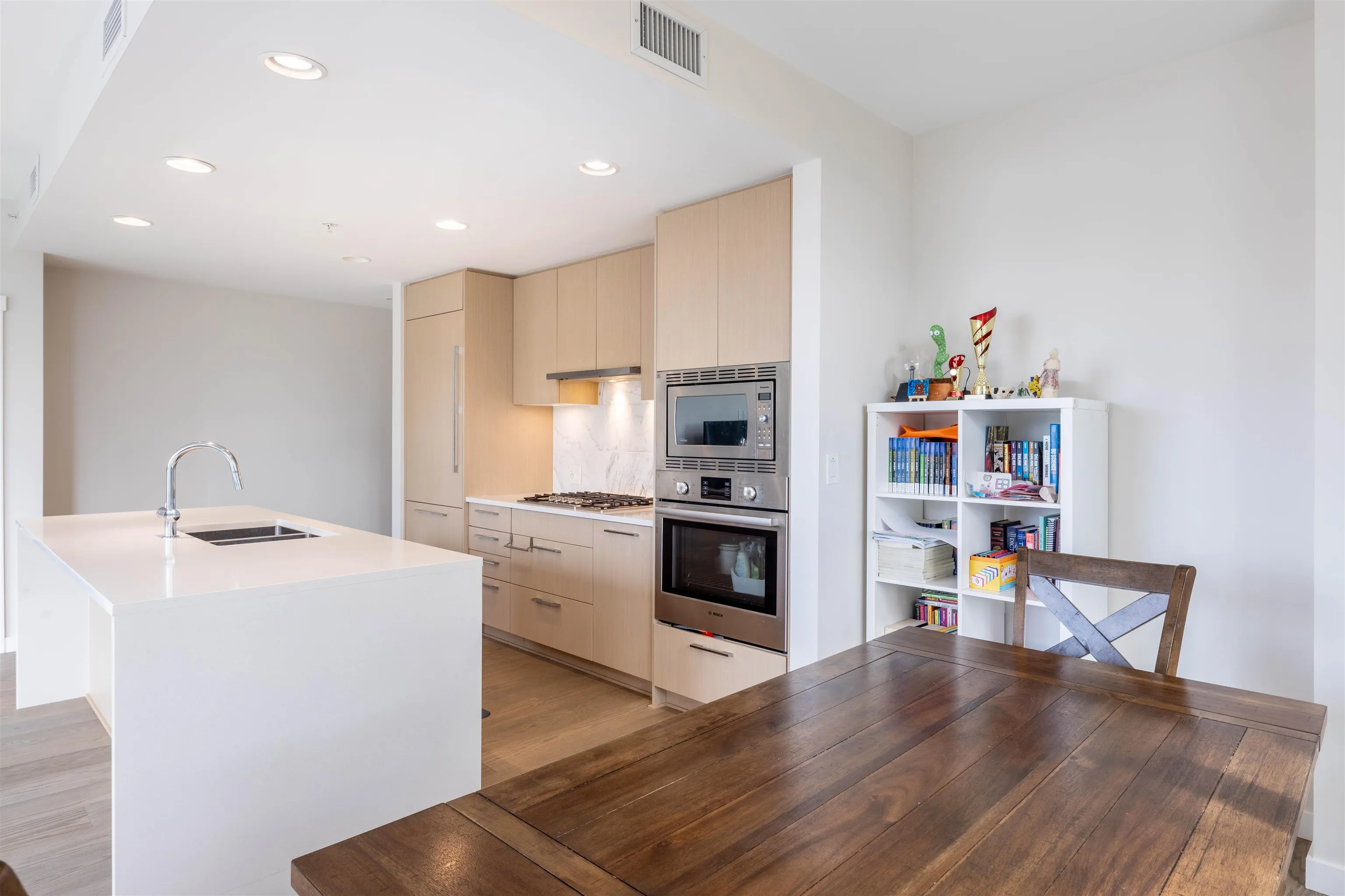 610 3533 Ross Drive