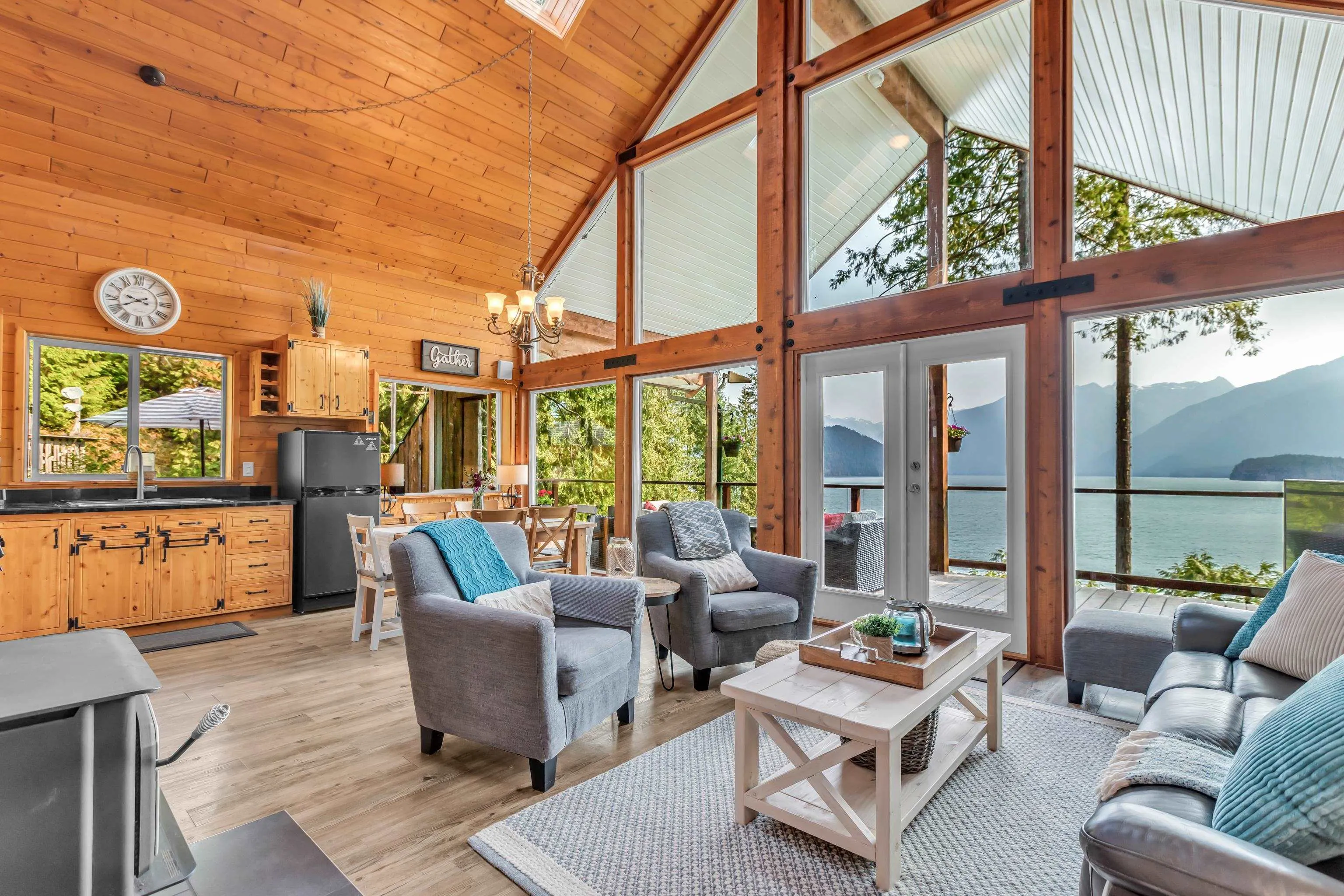 4 Christian Cove
