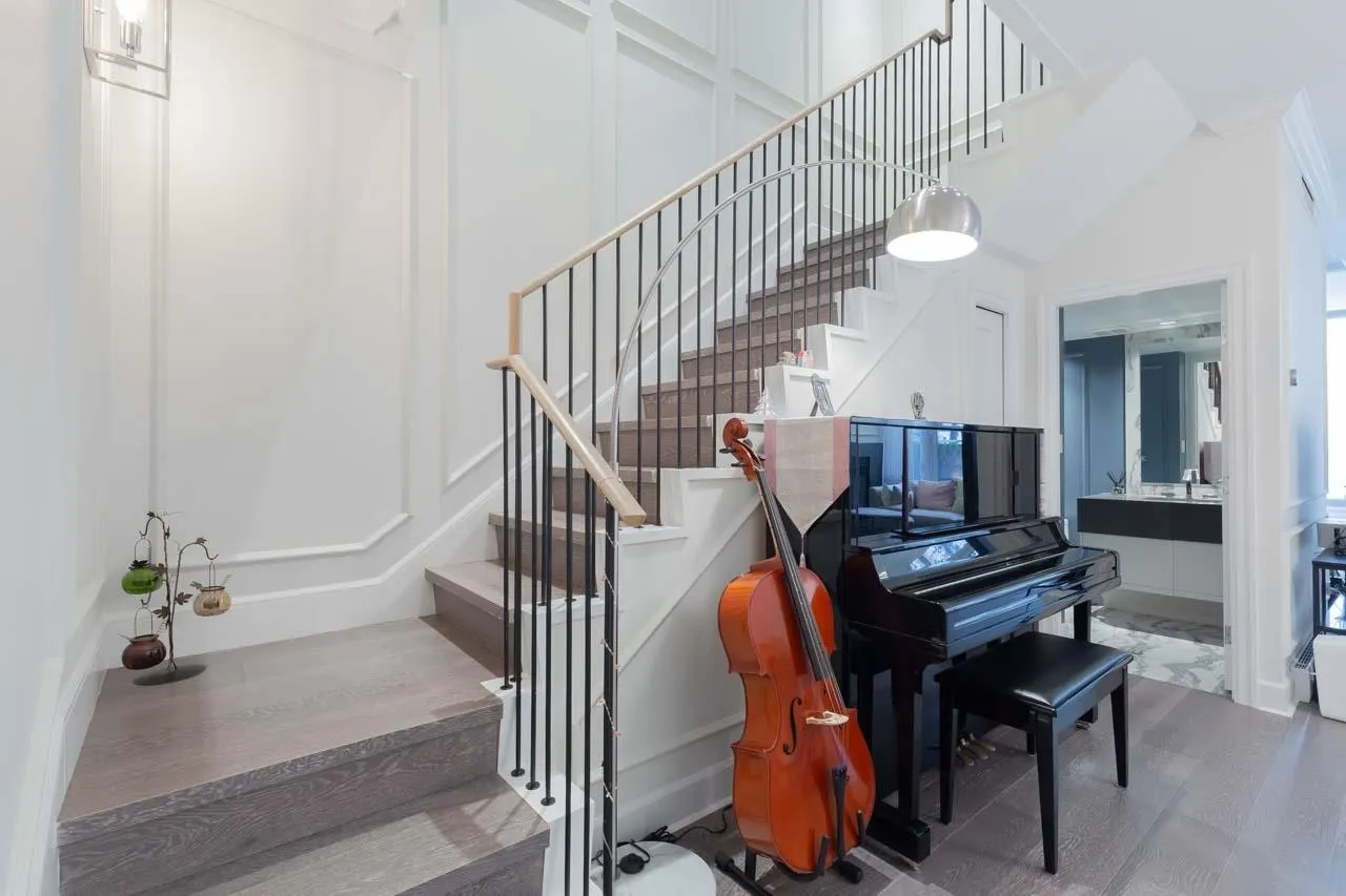 493 Broughton Street