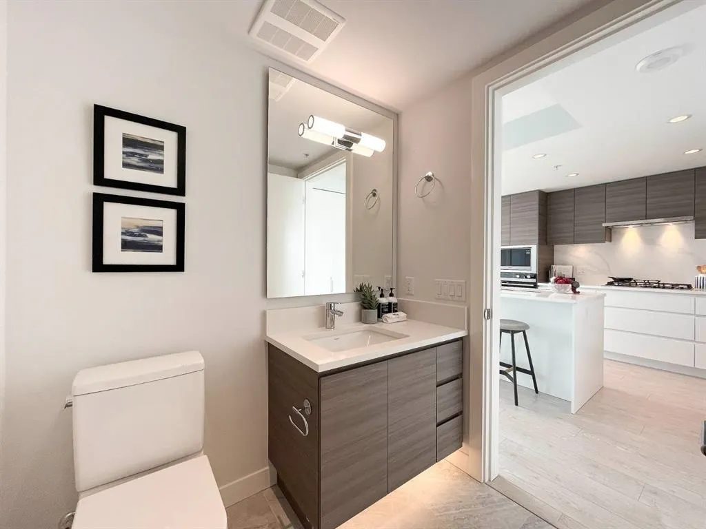 1507 6833 Buswell Street