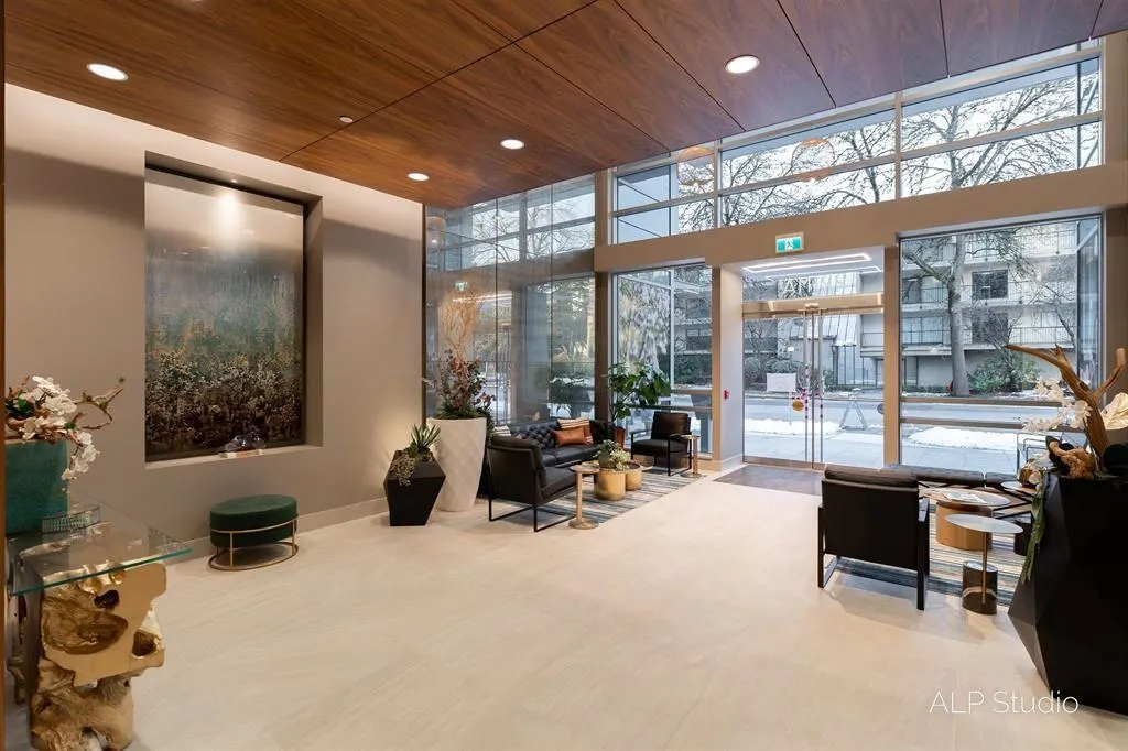 1507 6833 Buswell Street