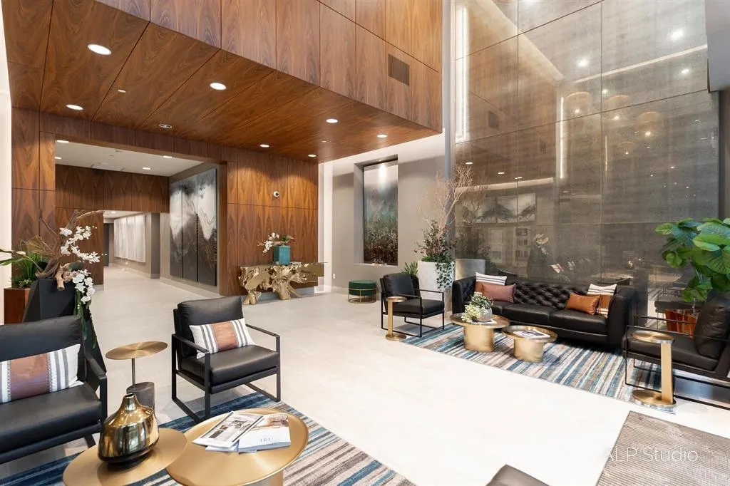 1507 6833 Buswell Street