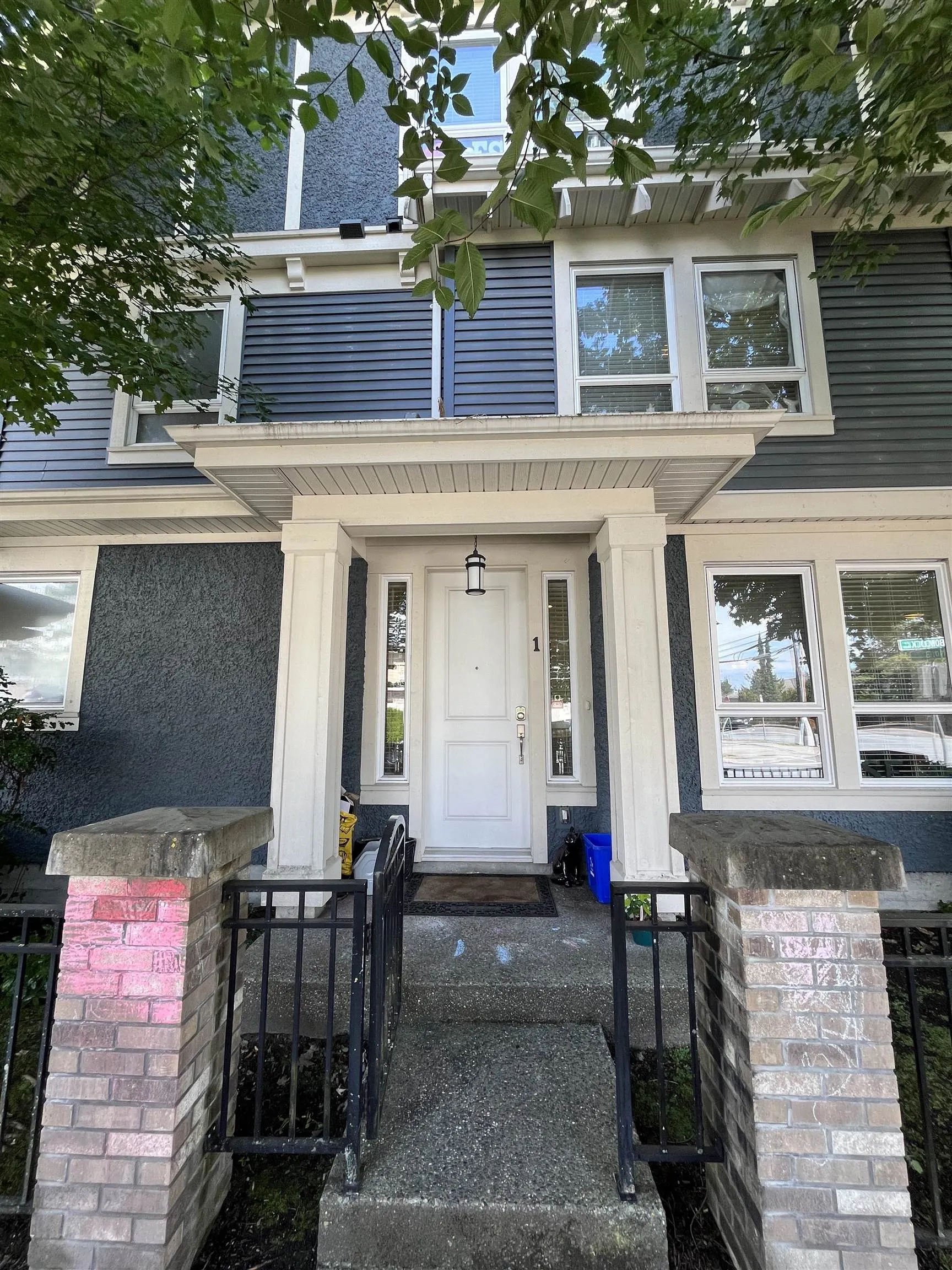 1 8000 Bowcock Road