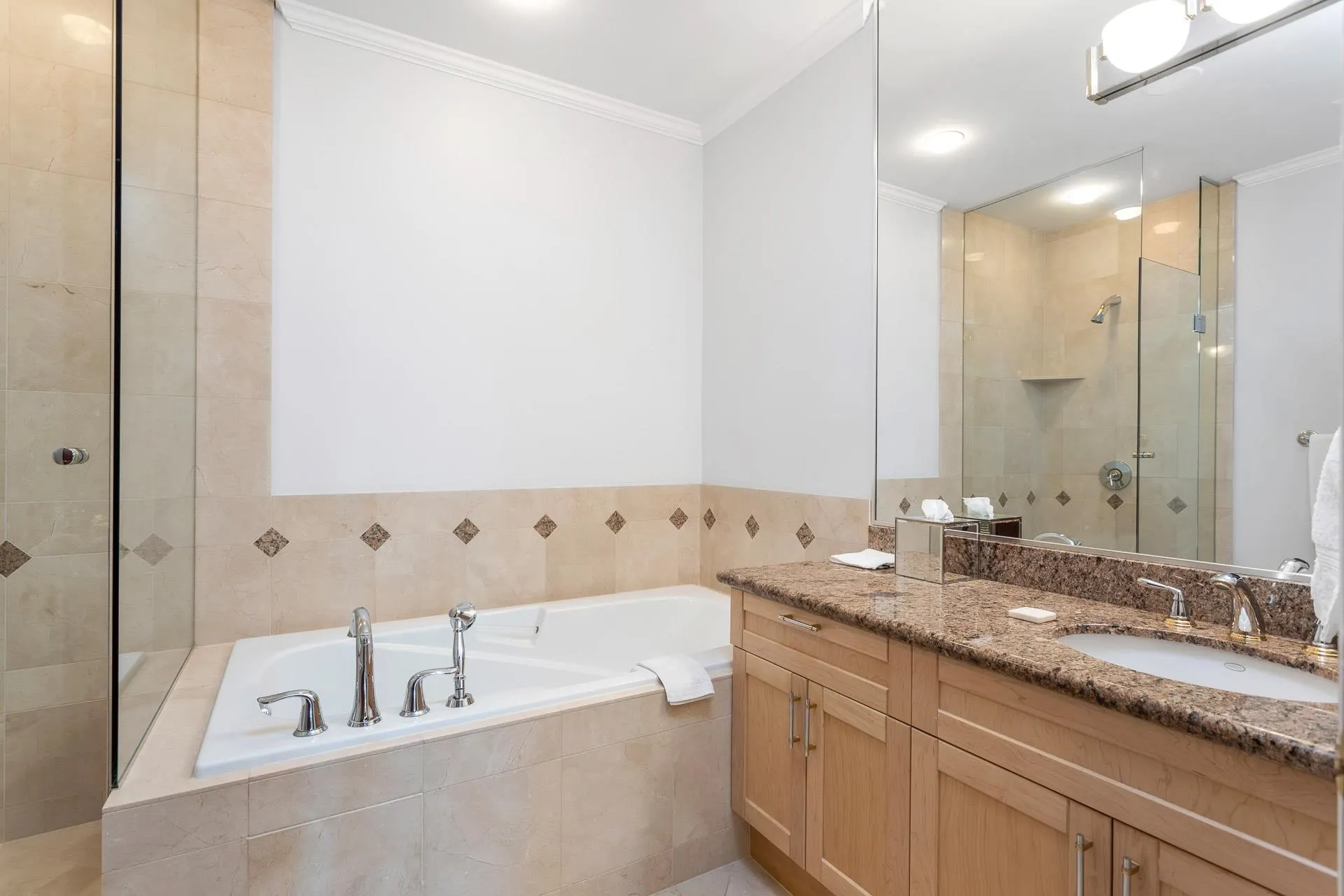 PH2 1777 Bayshore Drive
