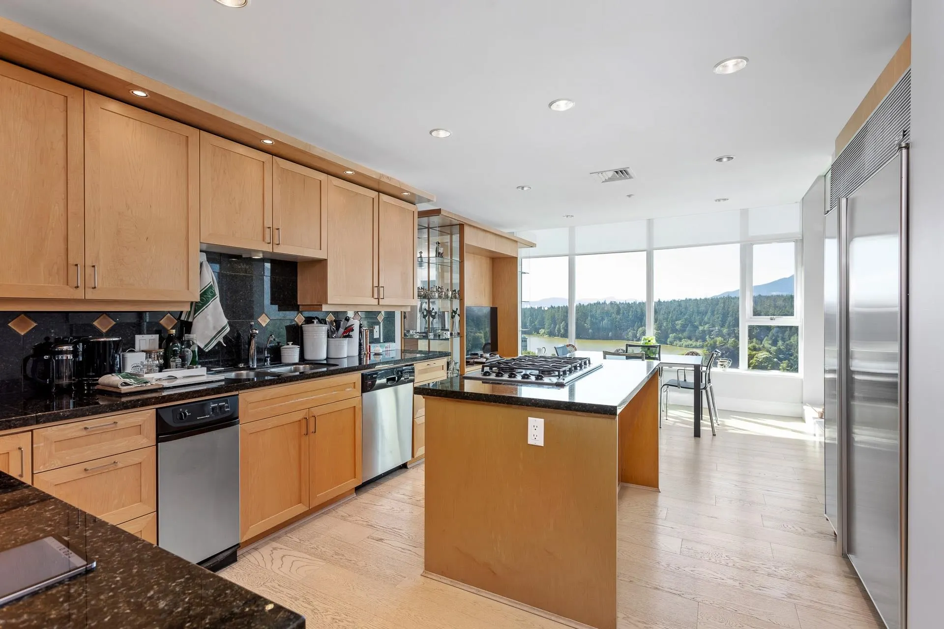 PH2 1777 Bayshore Drive