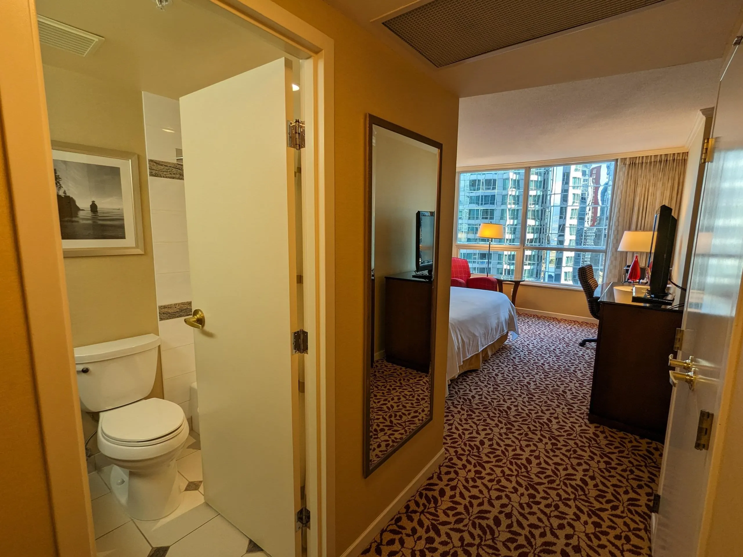2203 1128 W Hastings Street