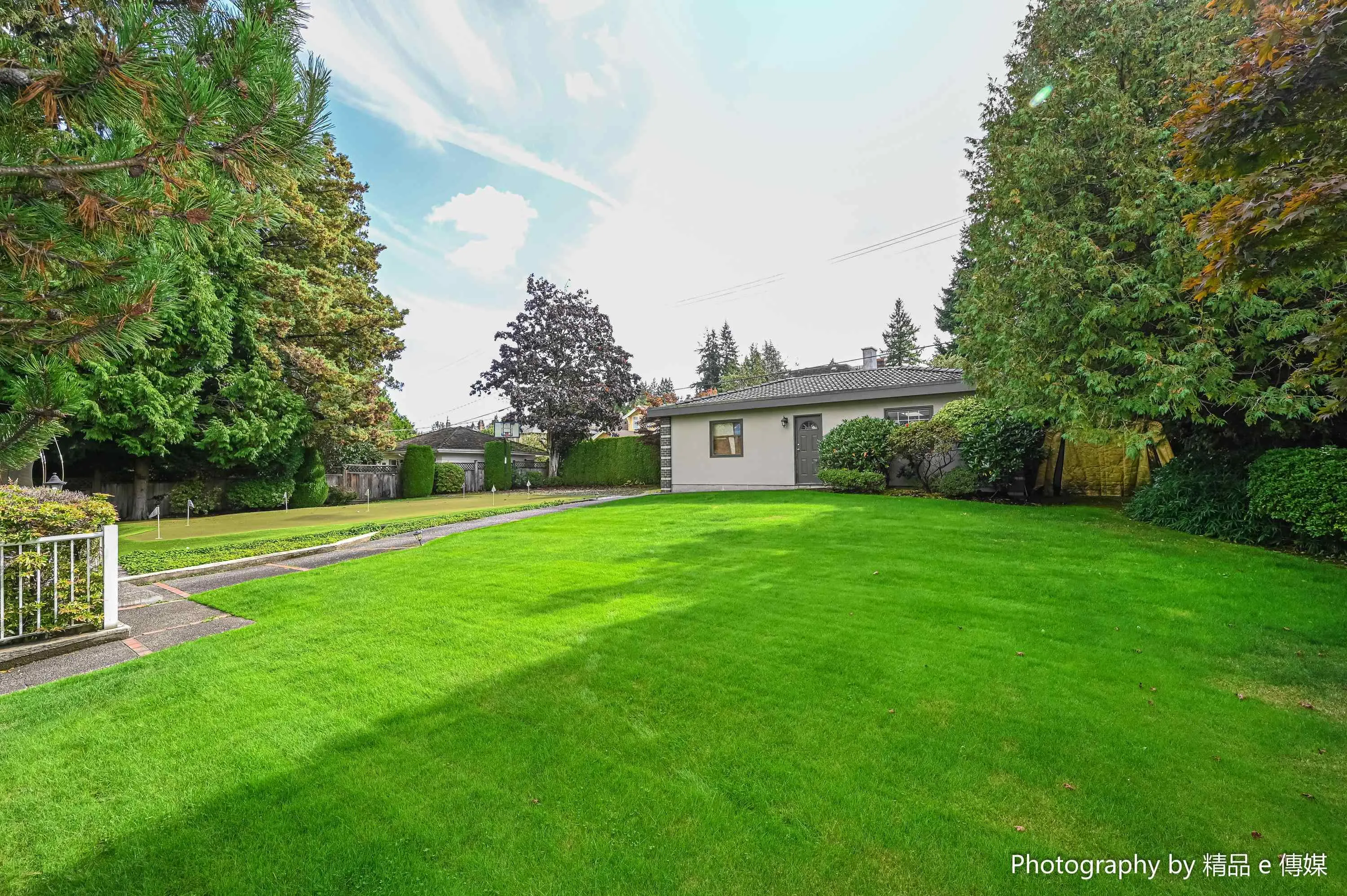 1368 Minto Crescent