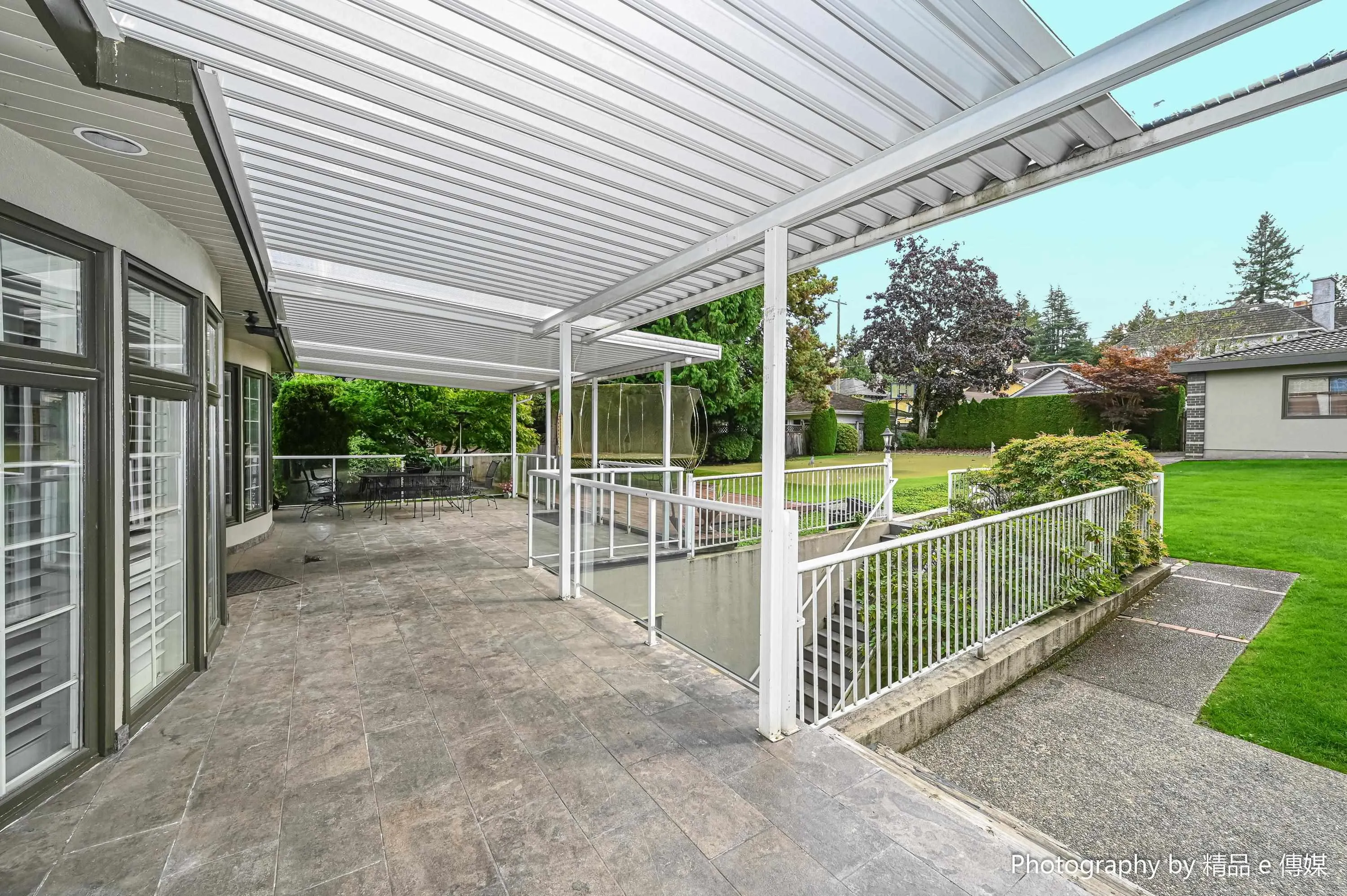 1368 Minto Crescent