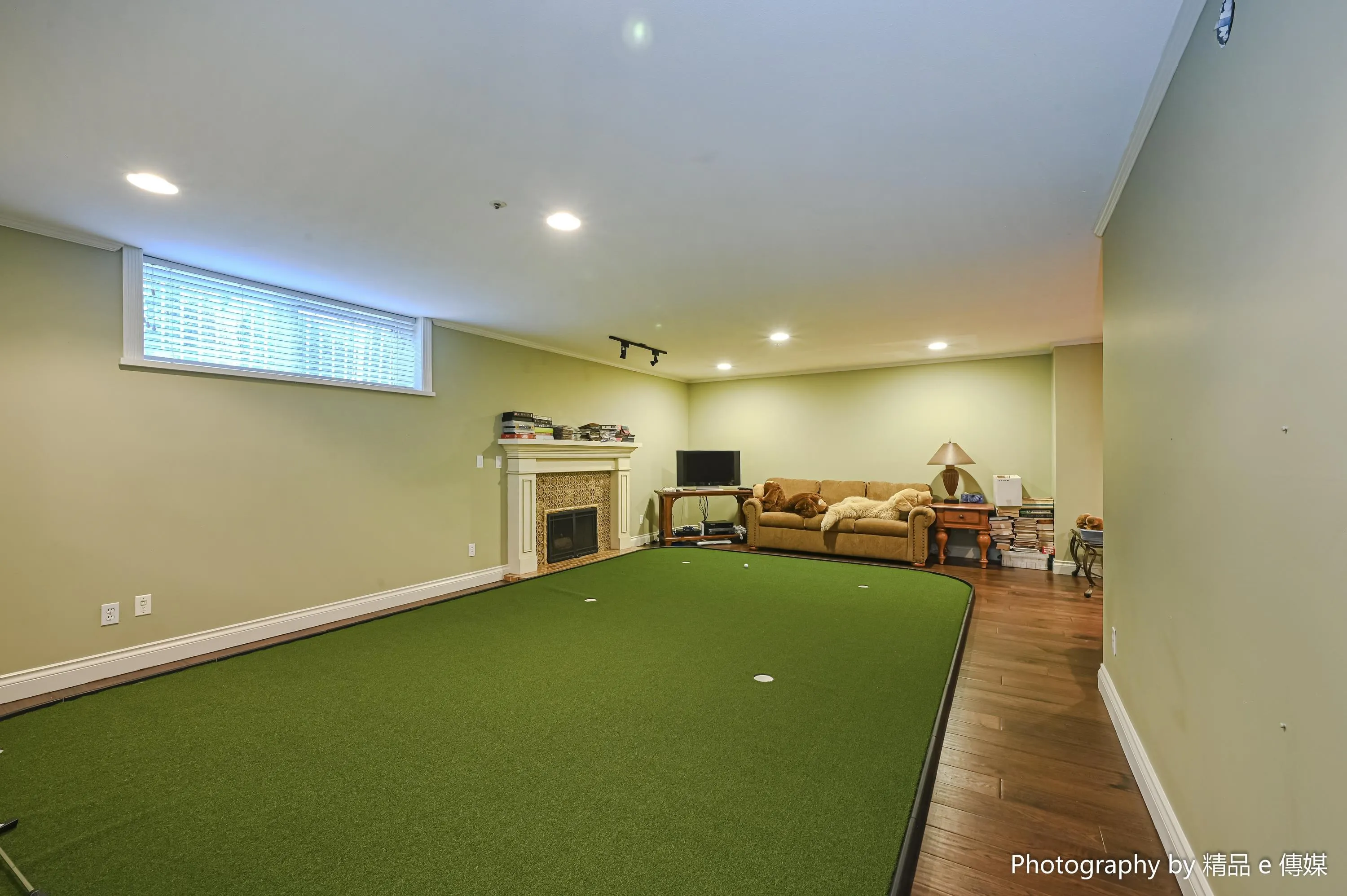 1368 Minto Crescent