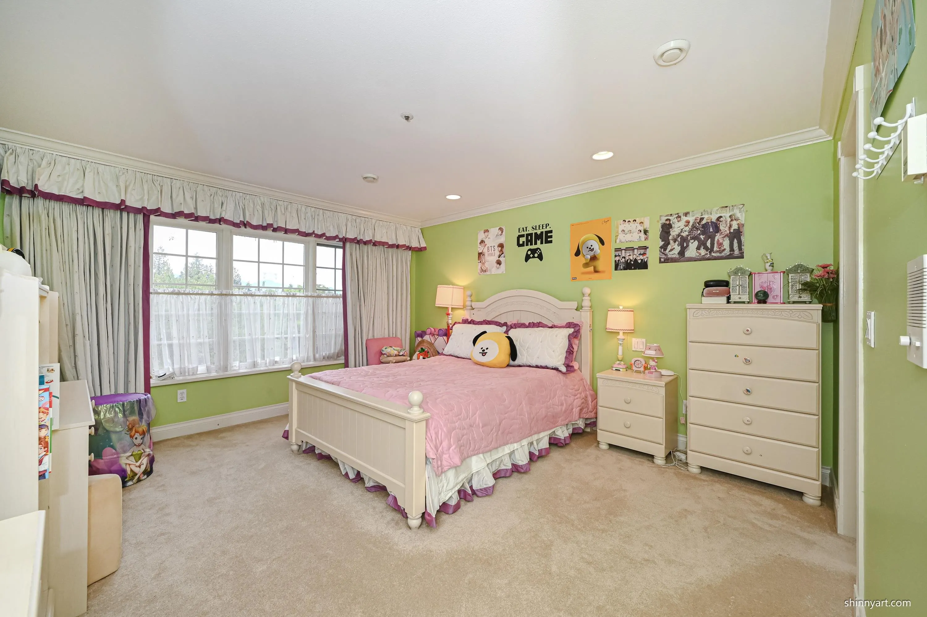 1368 Minto Crescent