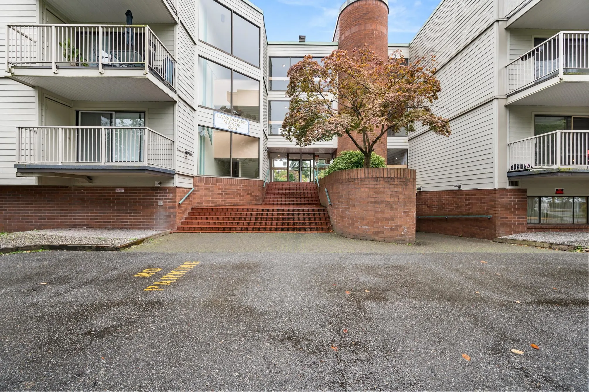 301 8500 Lansdowne Road