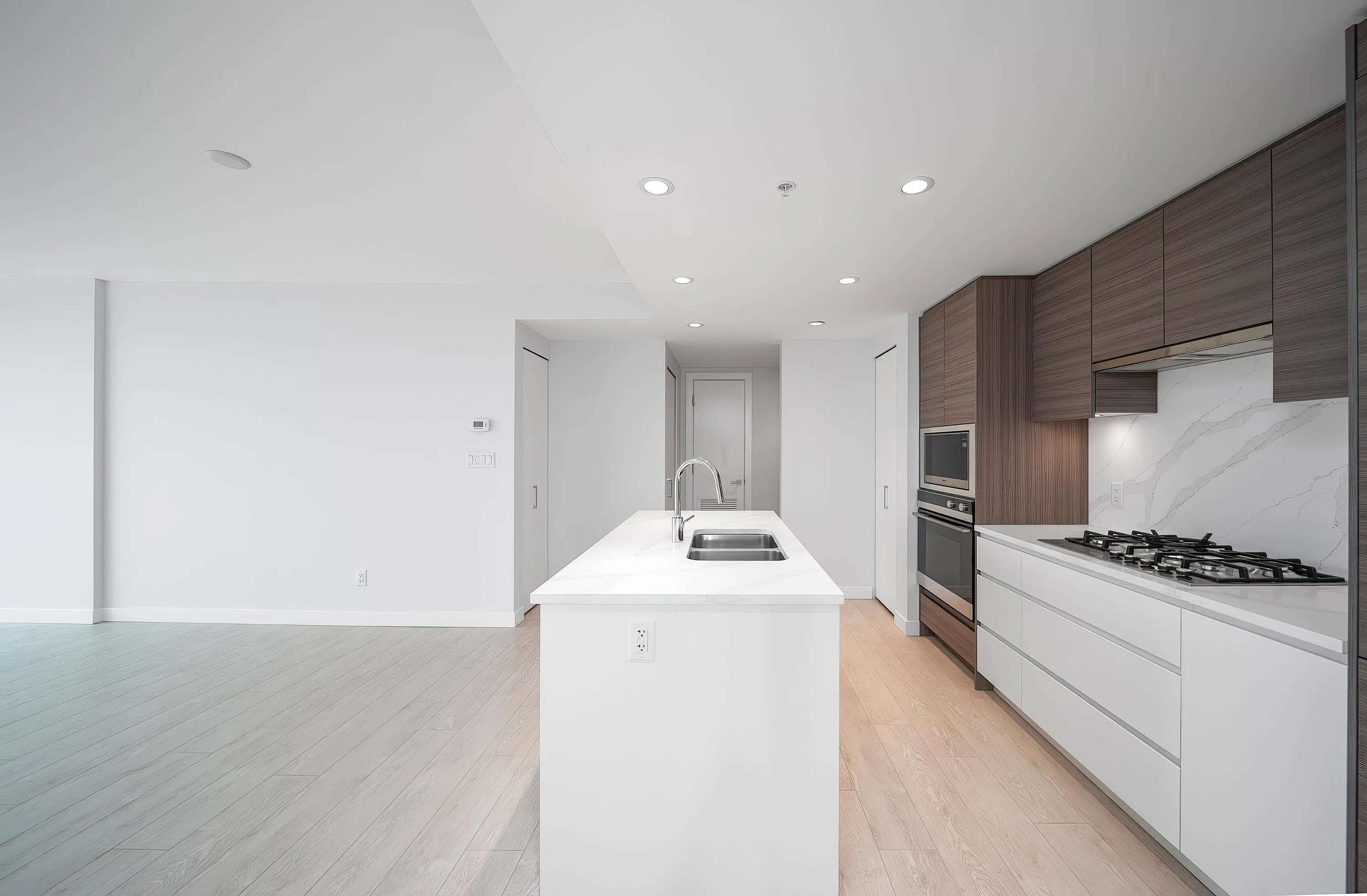 1007 6833 Buswell Street