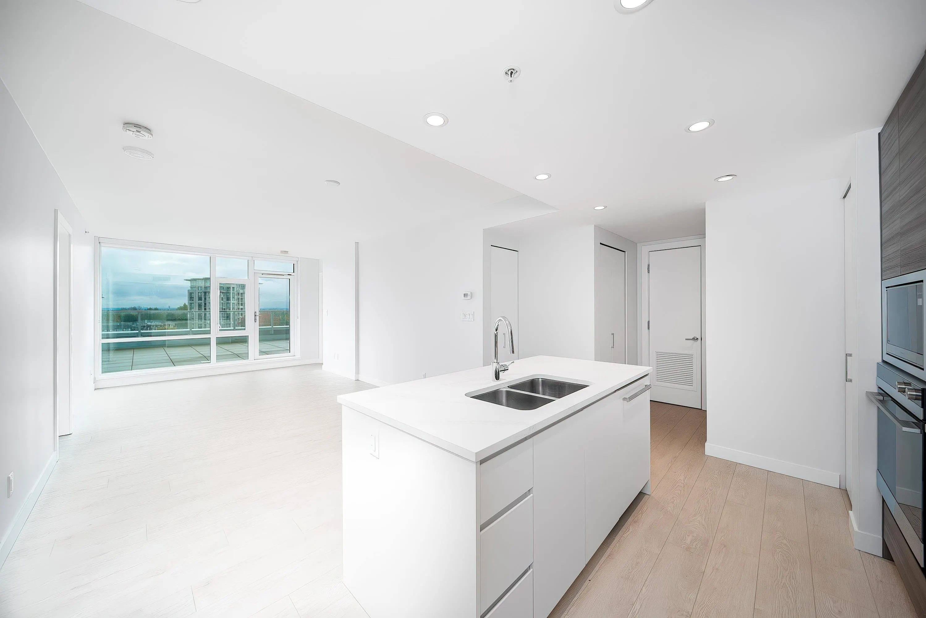 1007 6833 Buswell Street