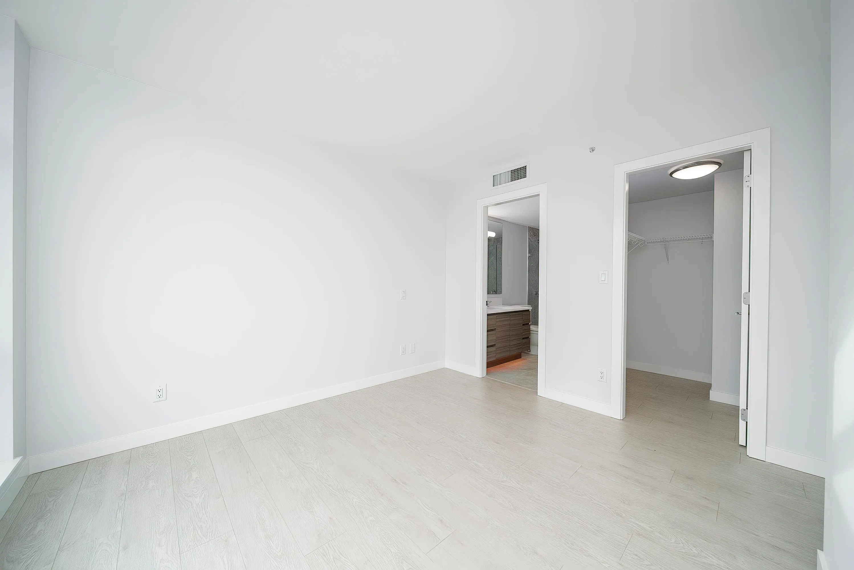 1007 6833 Buswell Street