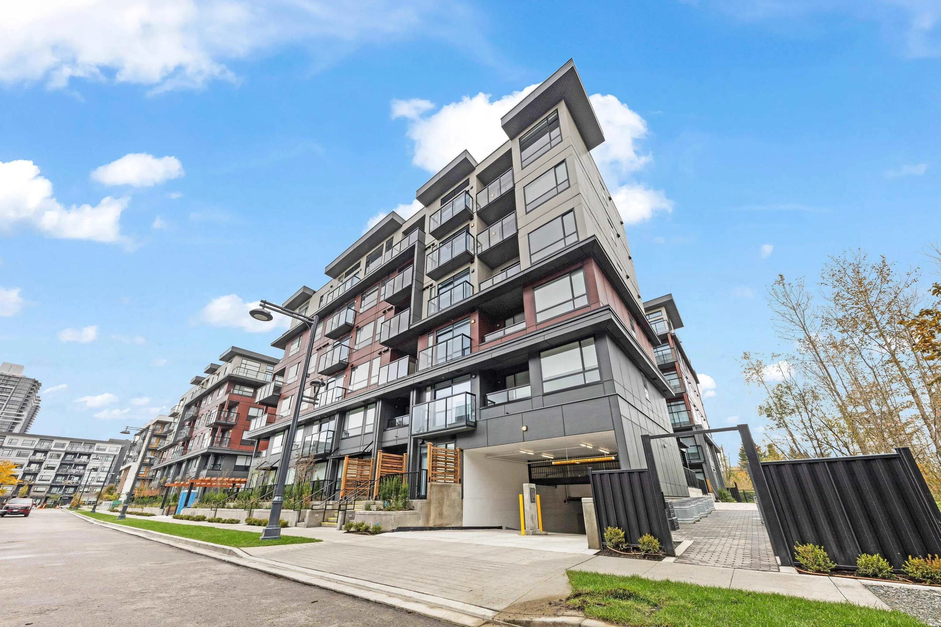 E306 13858 S 108 Avenue