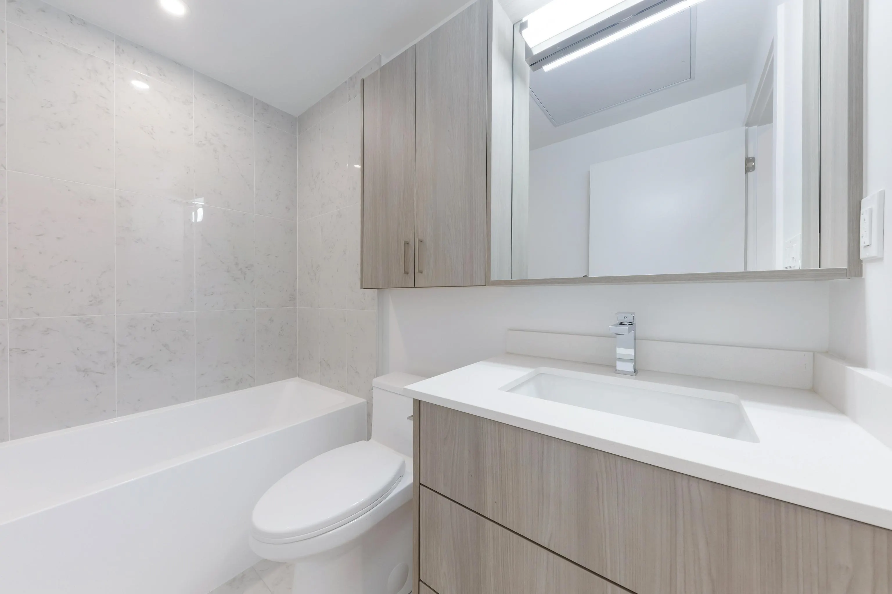 E306 13858 S 108 Avenue