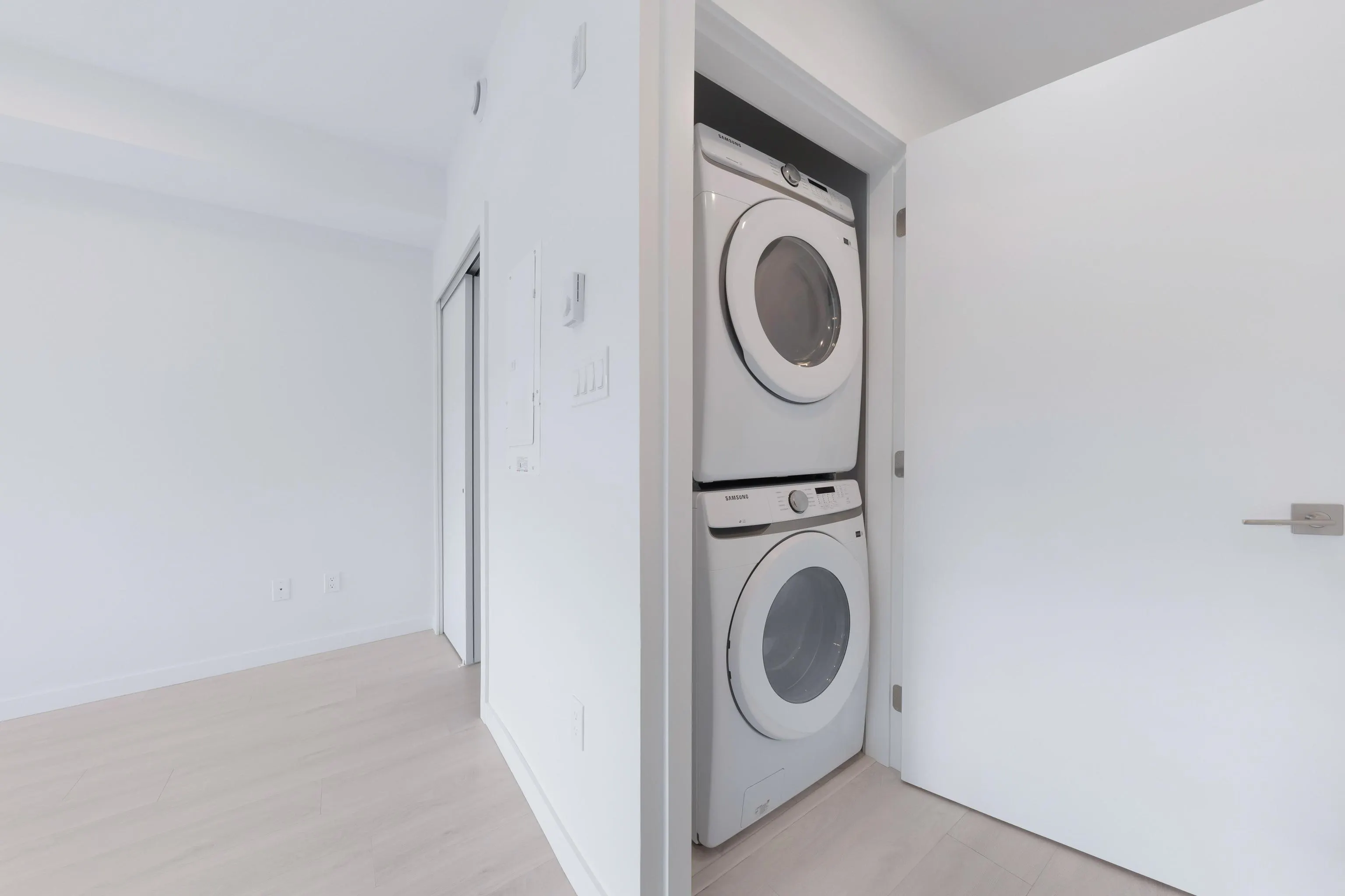 E306 13858 S 108 Avenue