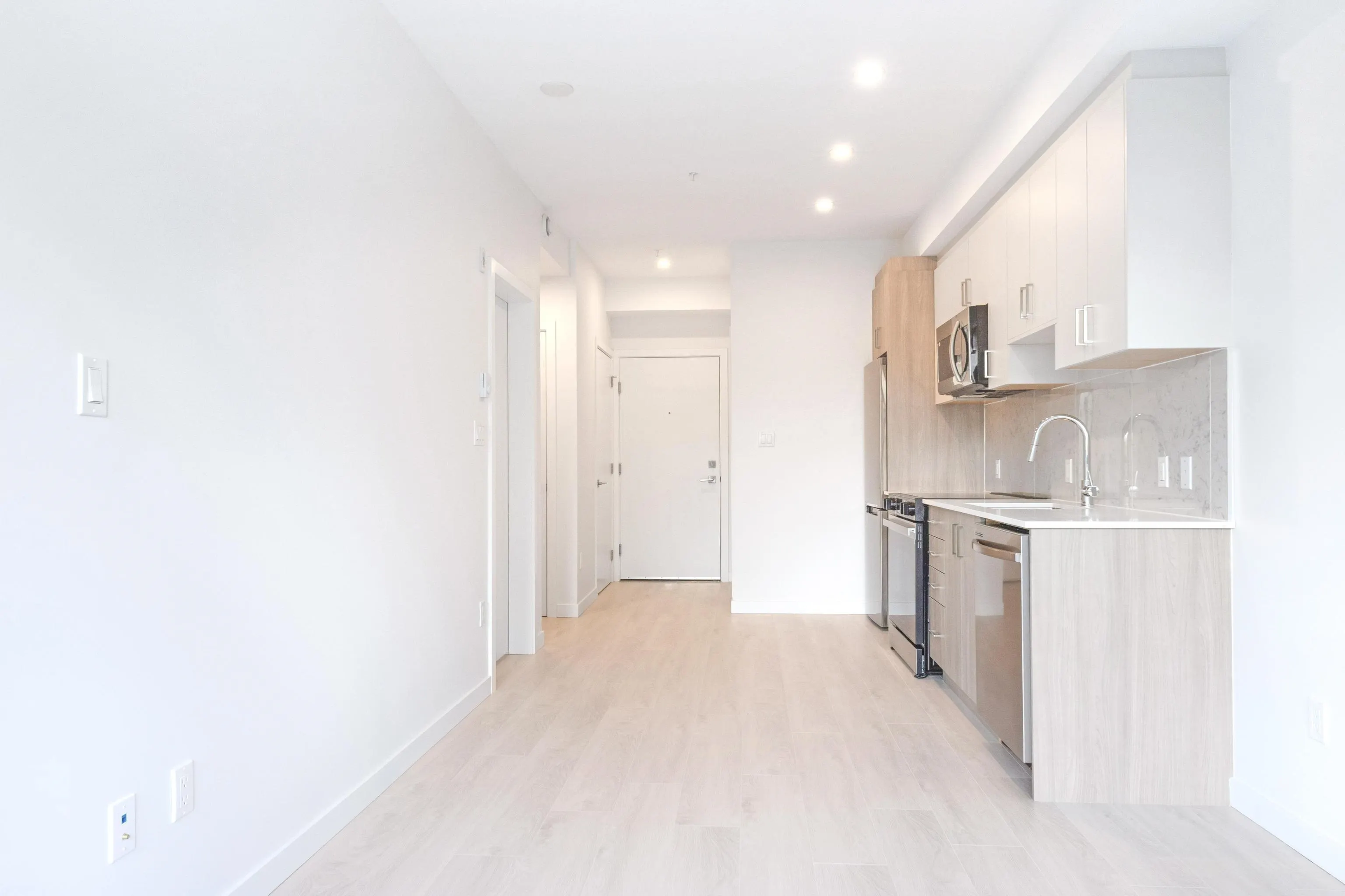E214 13858 S 108 Avenue