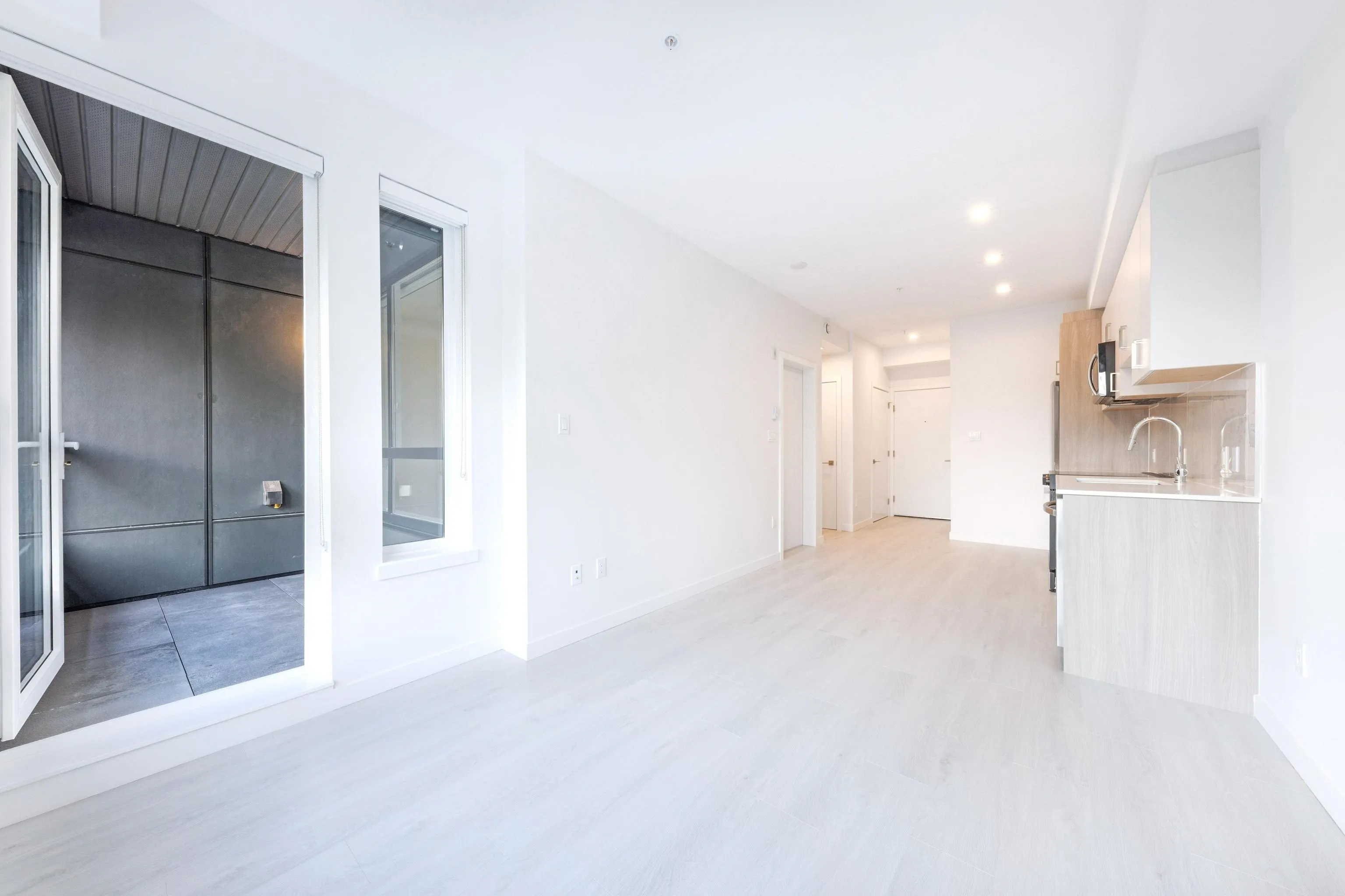 E214 13858 S 108 Avenue