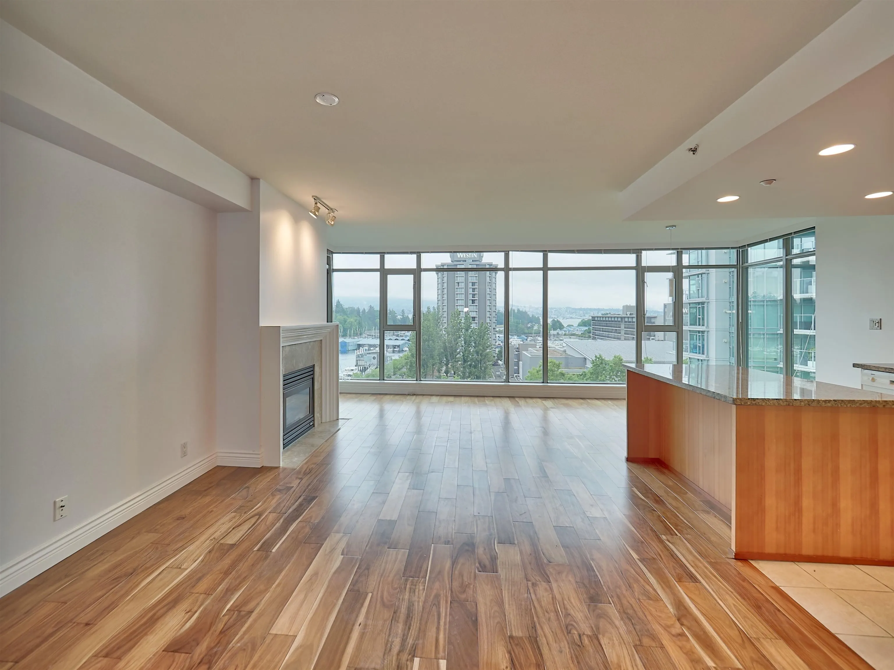 804 1680 Bayshore Drive