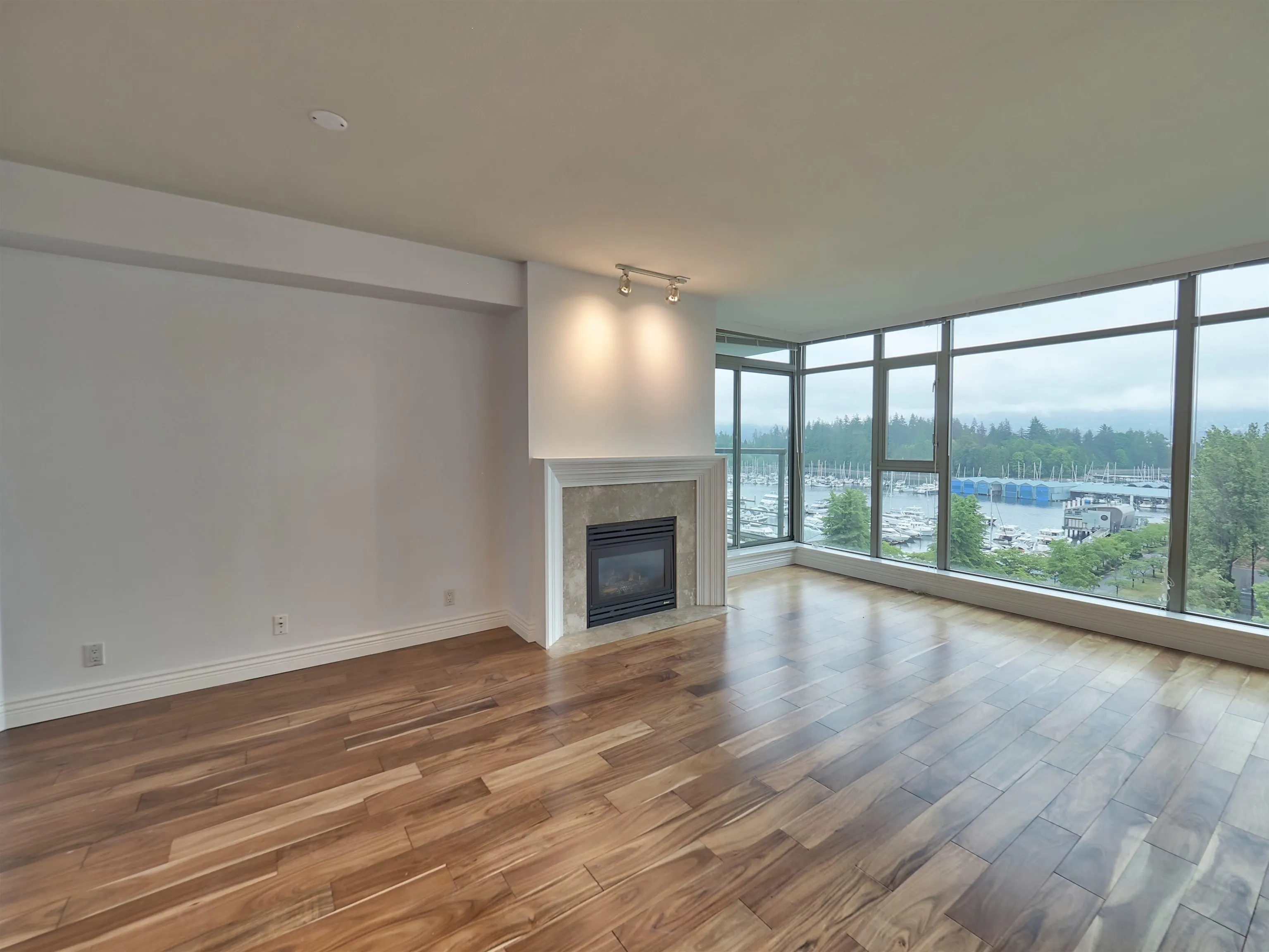 804 1680 Bayshore Drive