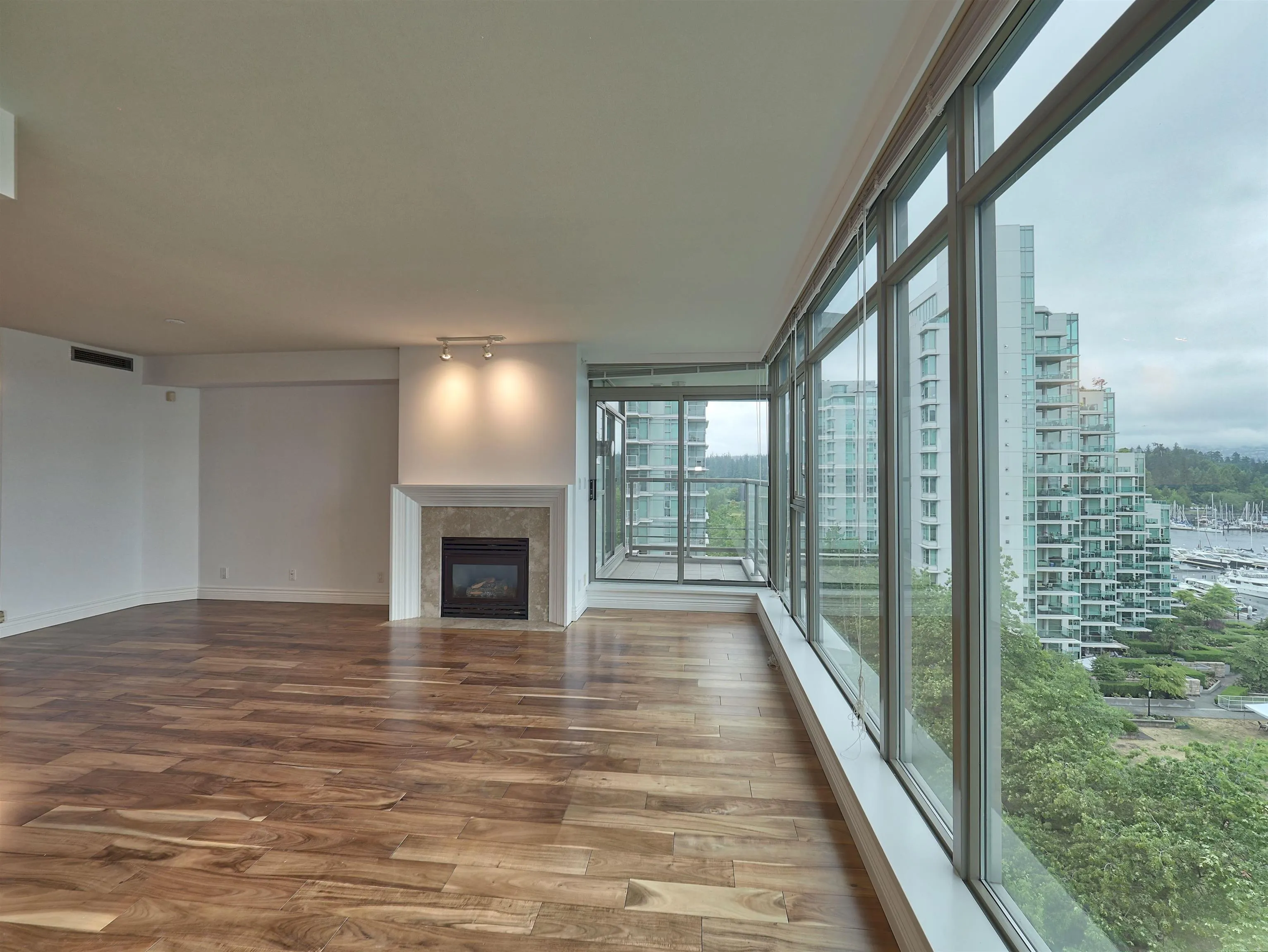 804 1680 Bayshore Drive