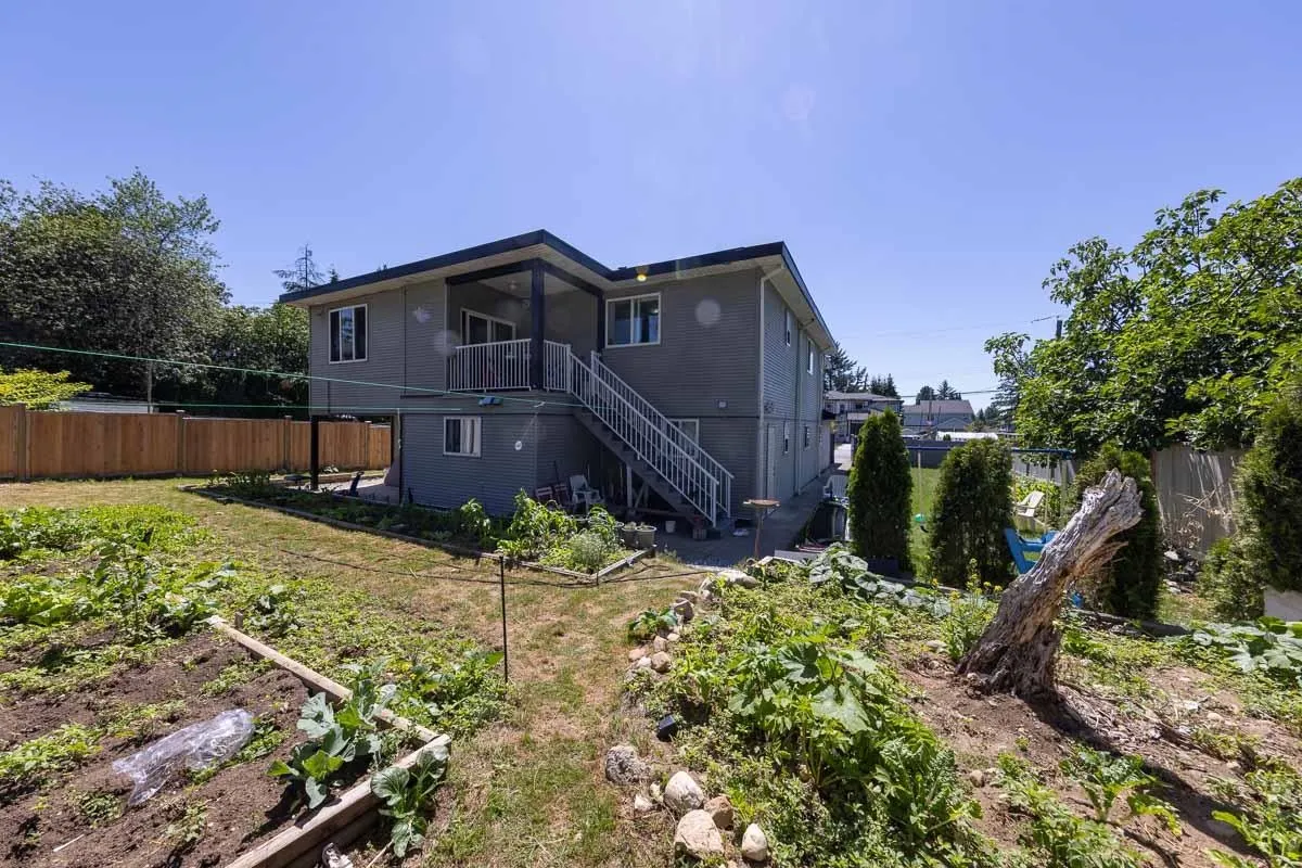 13869 Brentwood Crescent